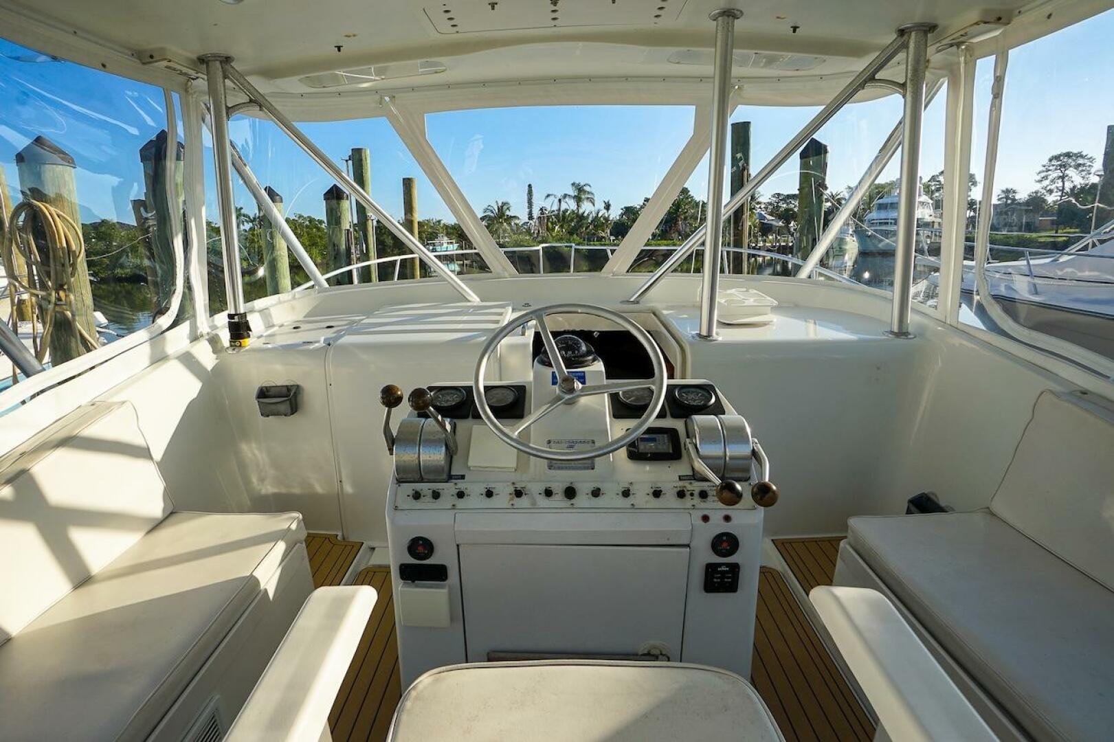 1997 Luhrs Tournament 320 Open - Image 15