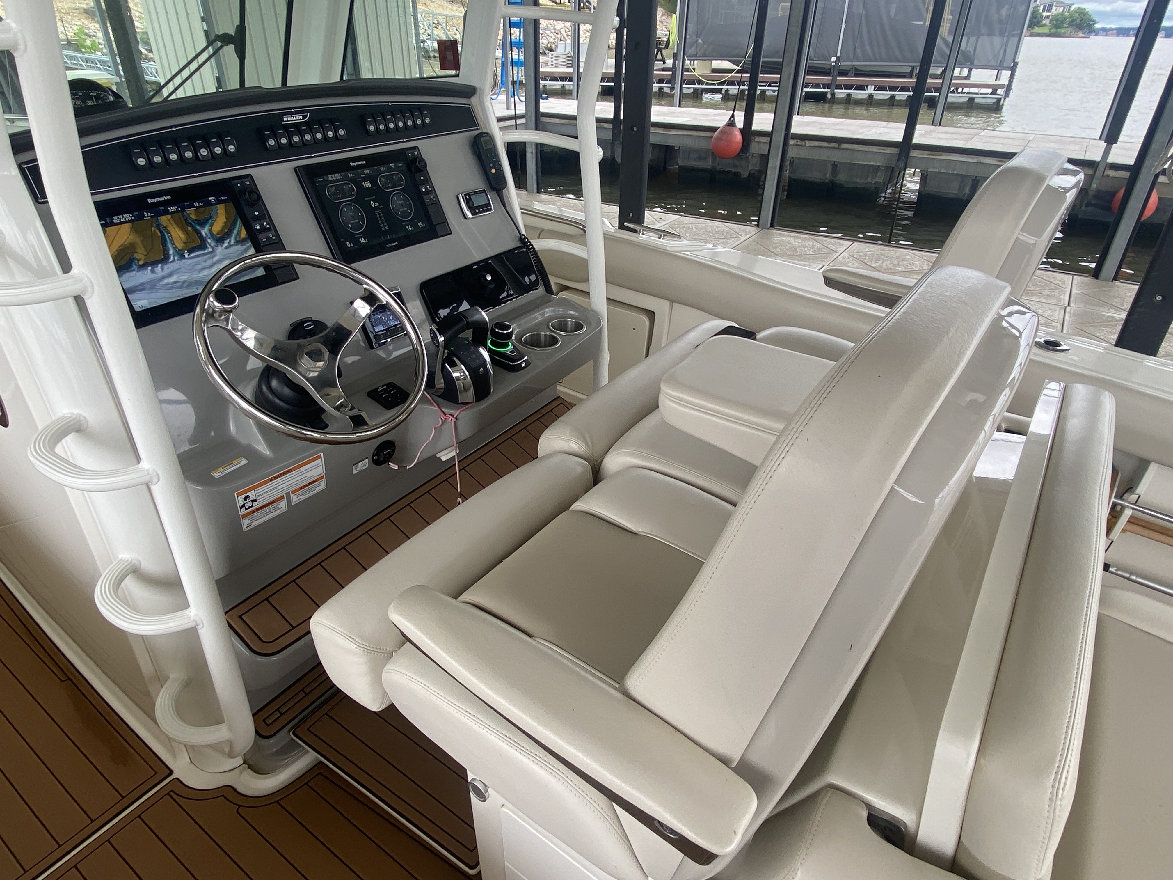 2016 Boston Whaler 330 Outrage - Image 31