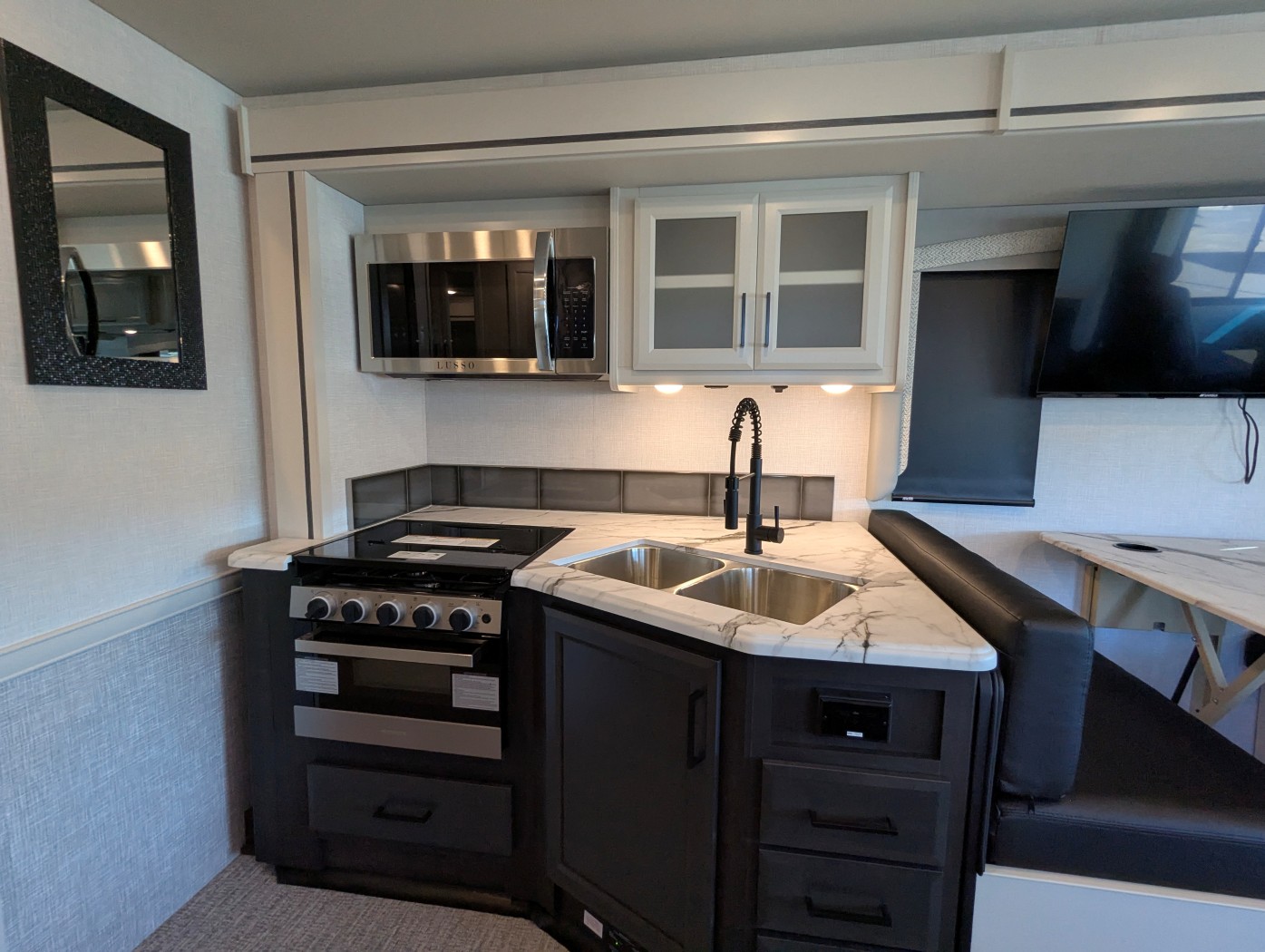 2026 Fleetwood Flair 28A - Image 20