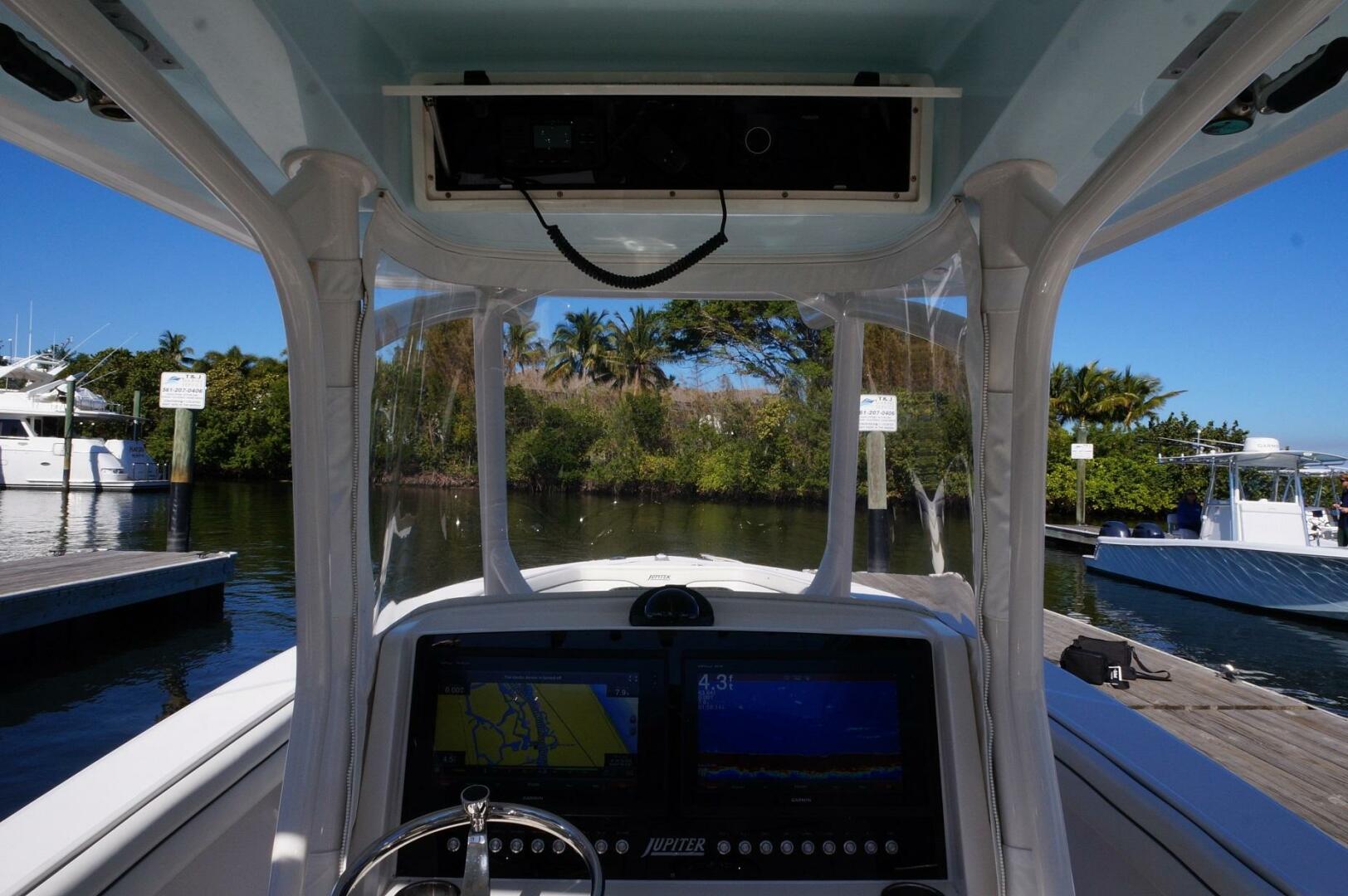 2015 Jupiter 30 FS - Image 9
