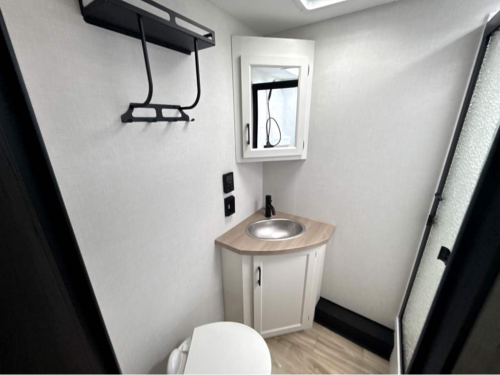2026 VENTURE RV SPORTTREK 272VRK - Image 26