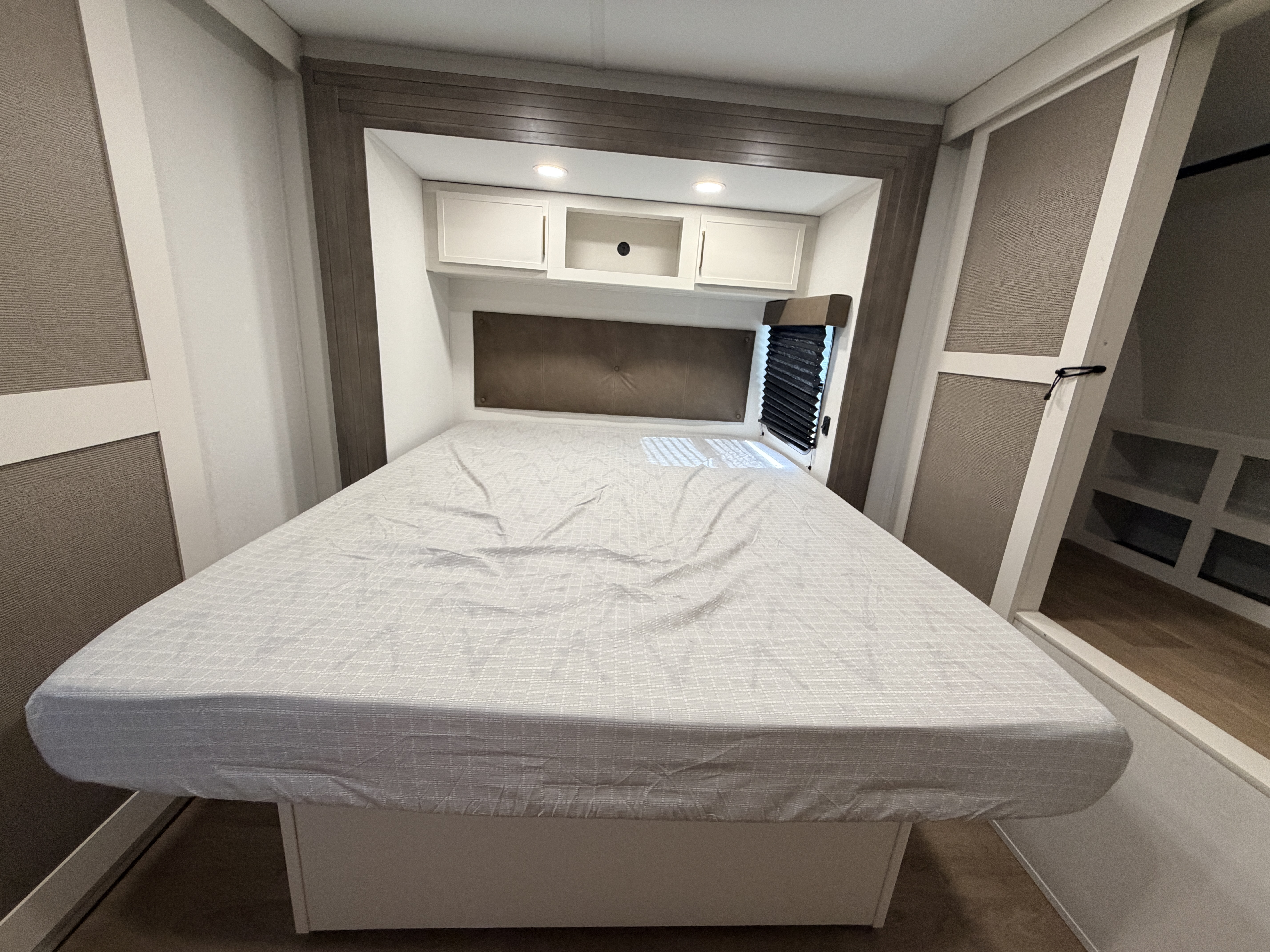 2027 Grand Design Transcend 335BHT - Image 23