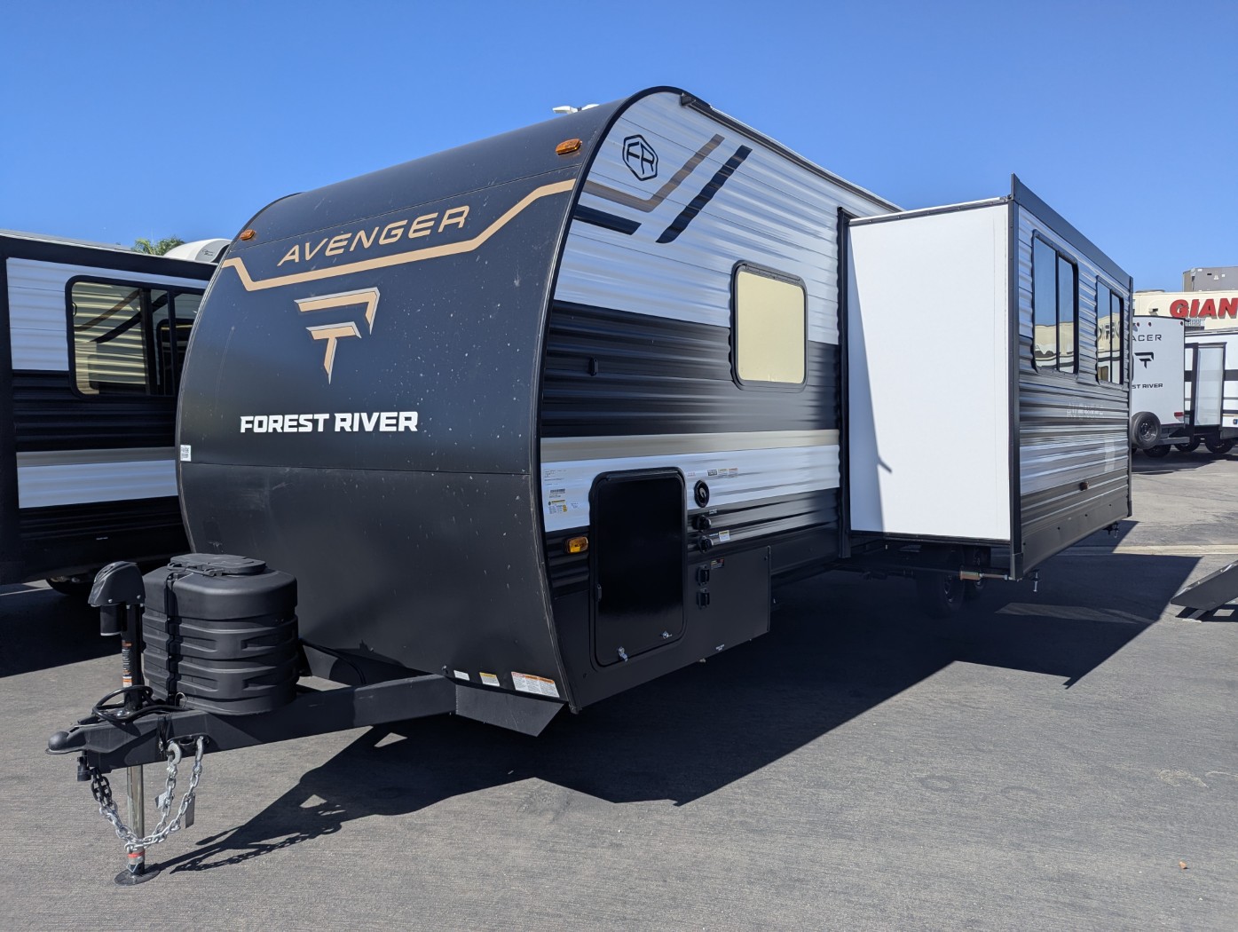2027 Forest River Avenger 26DBS - Image 2