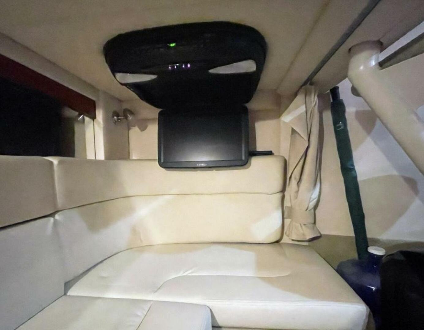 2007 Sea Ray 320 Sundancer - Image 17
