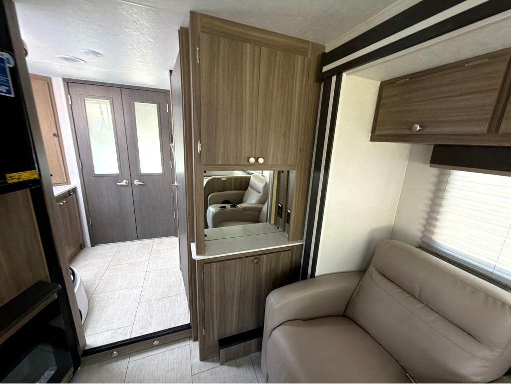 2027 Coachmen Freelander 30RS - Image 12