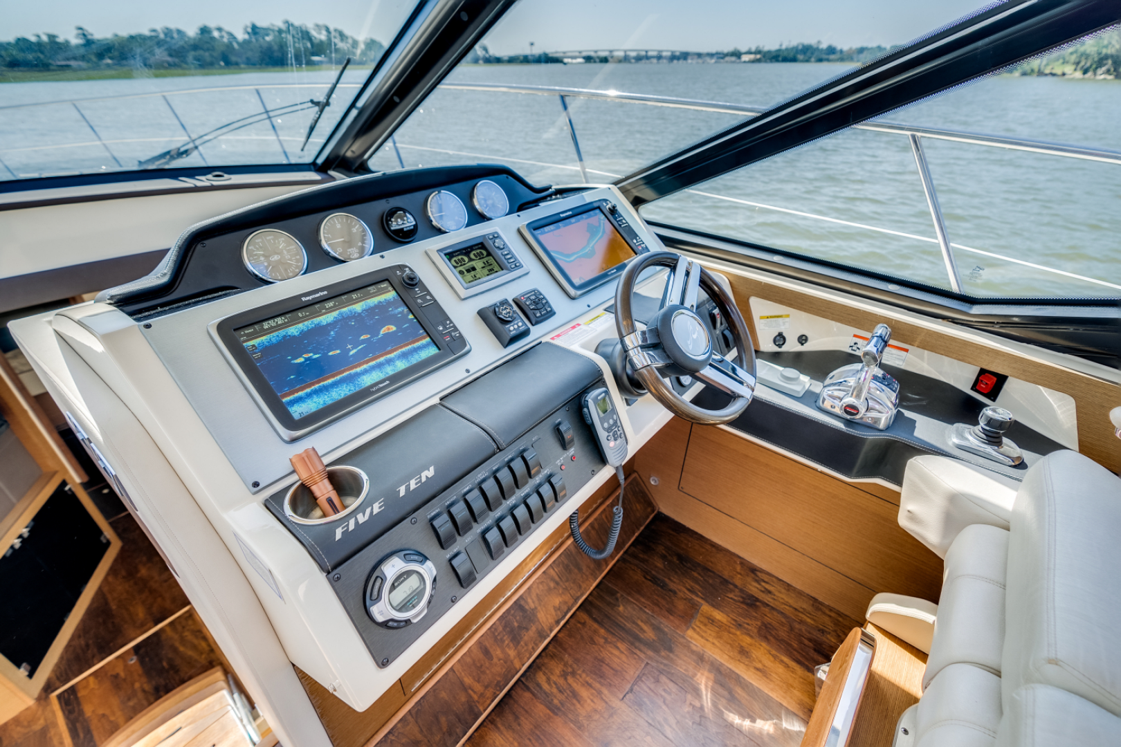 2013 Sea Ray 510 SUNDANCER - Image 66