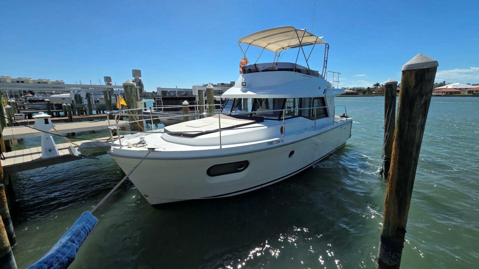 2019 Beneteau Swift Trawler 35 - Image 1