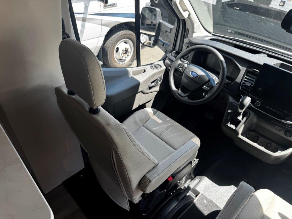 2027 Thor Motor Coach Gemini Trip 22MT - Image 8