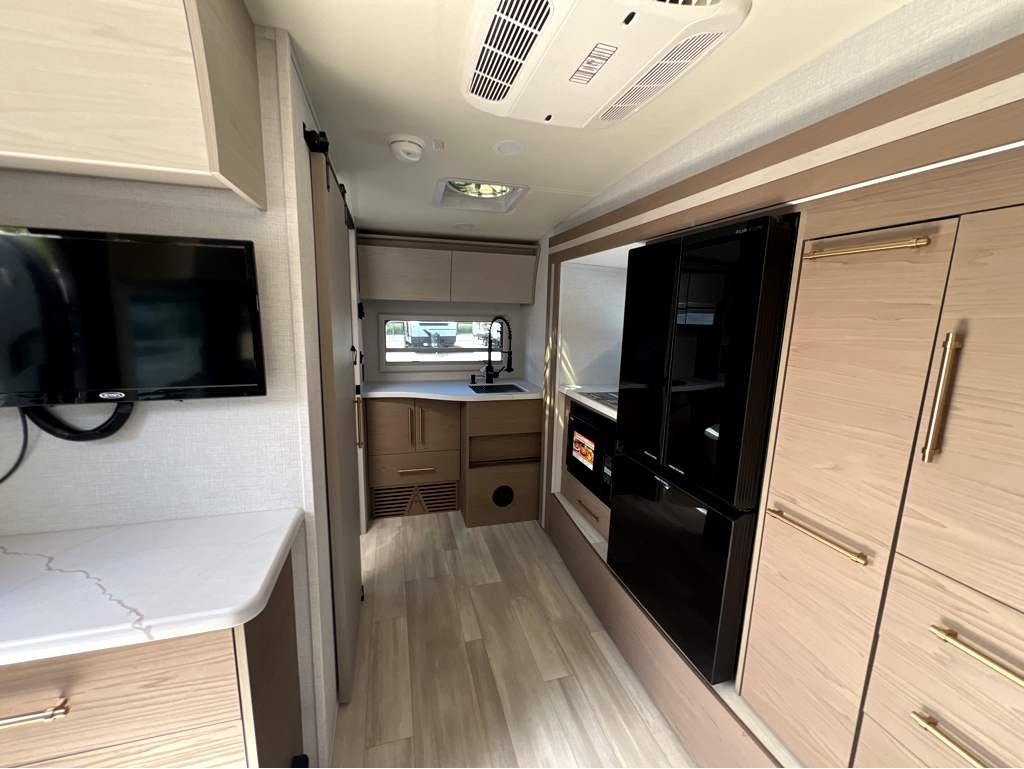 2025 GRAND DESIGN SERENOVA 150HL - Image 5
