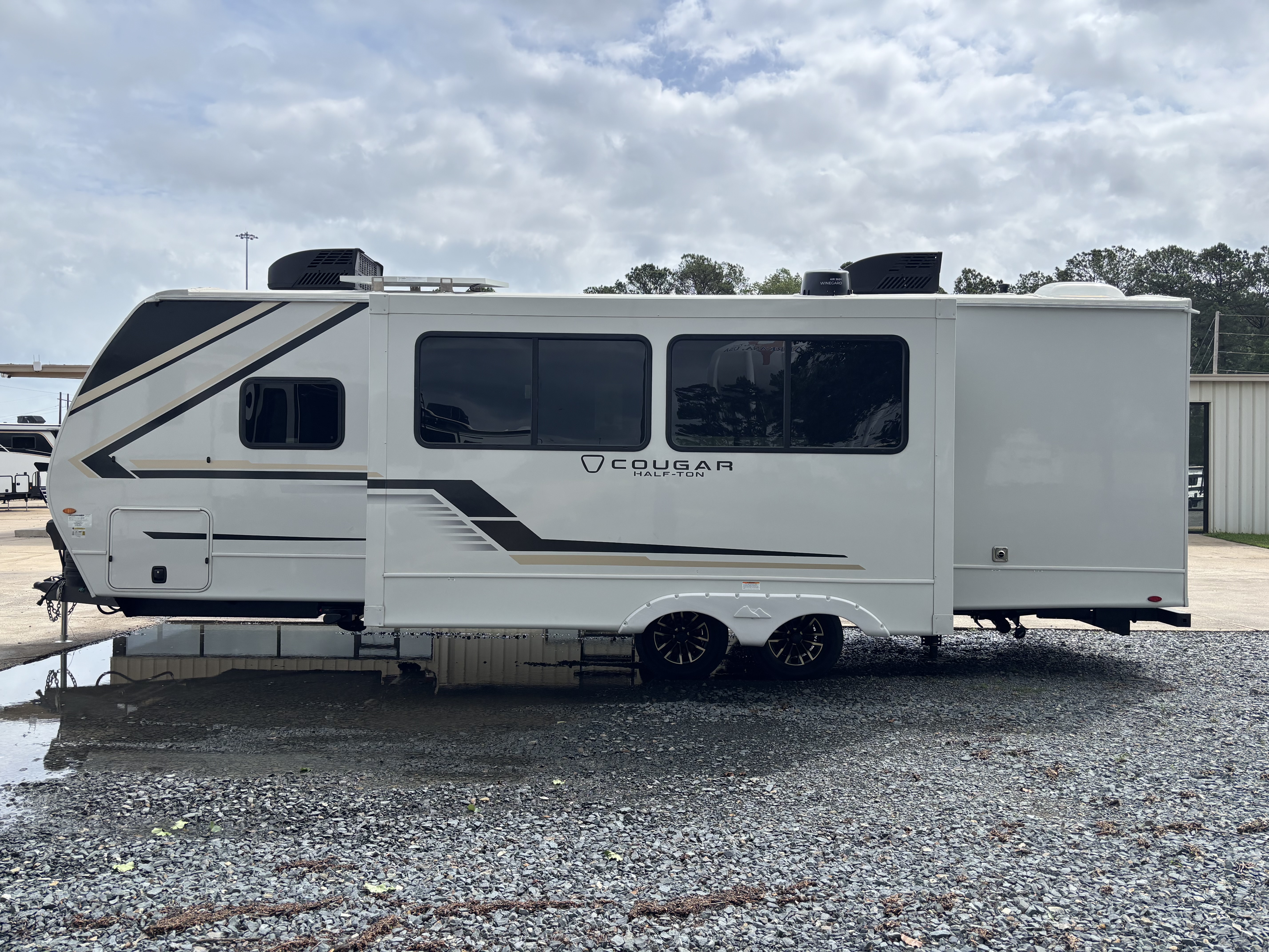 2026 Keystone Cougar Half-Ton 26LBW - Image 6