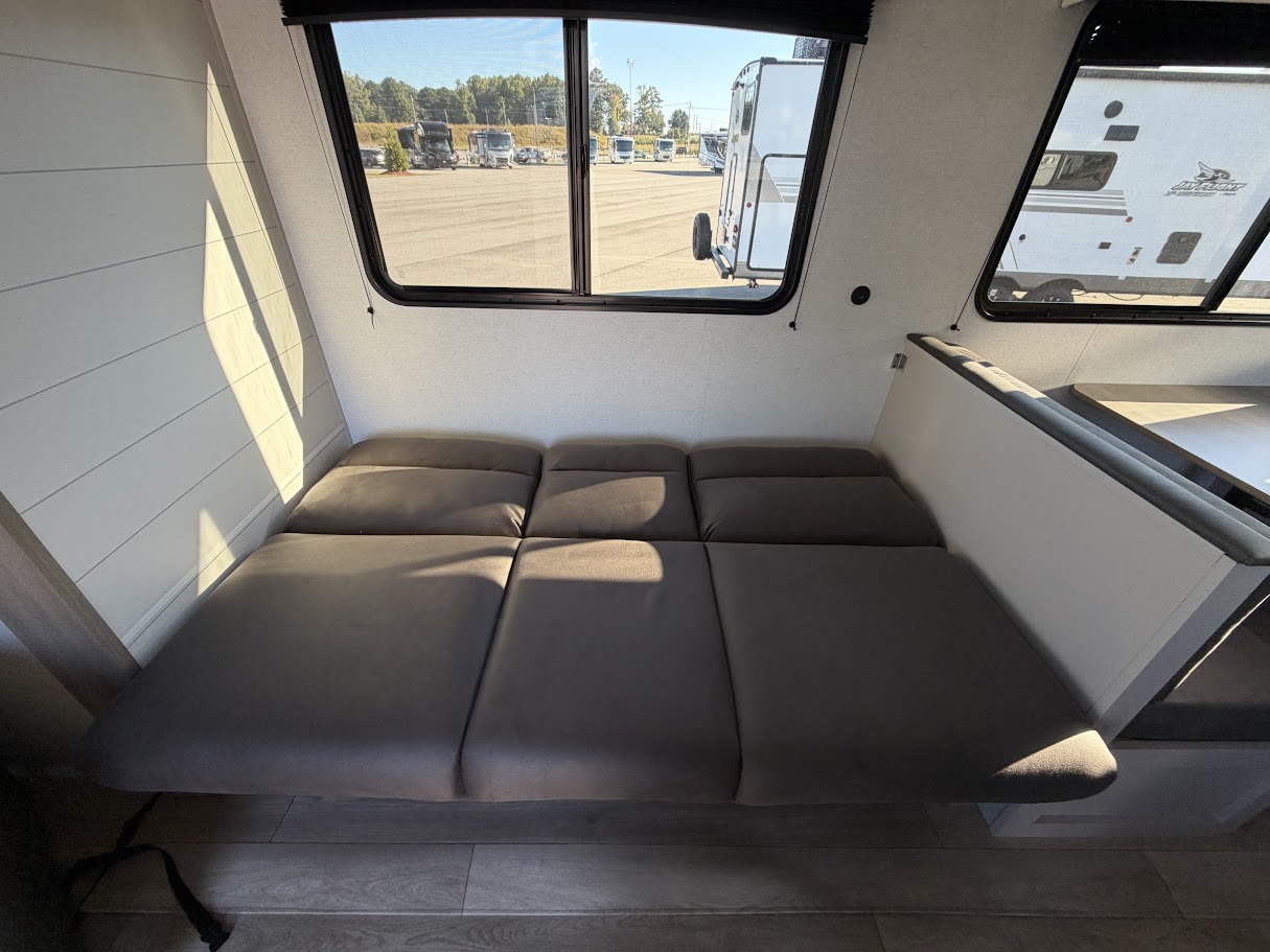 2027 JAYCO JAY FLIGHT 262RLS - Image 13