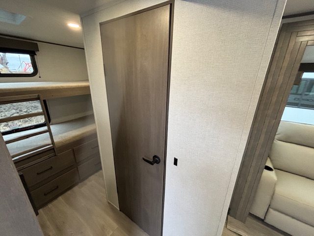 2026 Grand Design Transcend 305BHT - Image 34