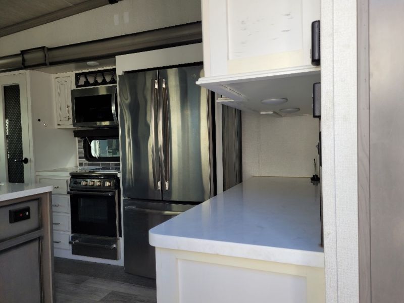 2021 Keystone Montana 3813MS - Image 3