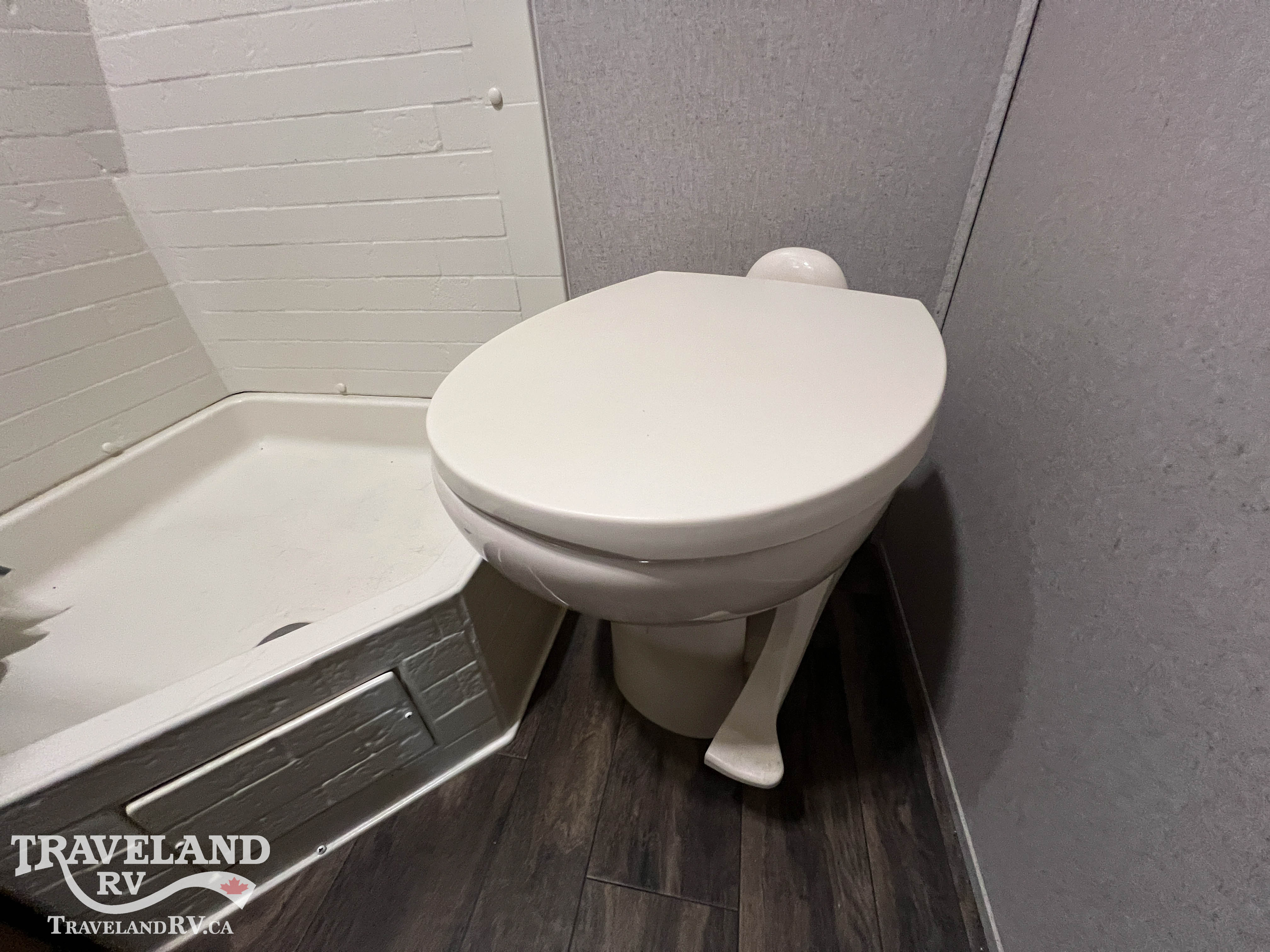 2019 Coachmen Freedom Express Ultra Lite 204RD - Image 29