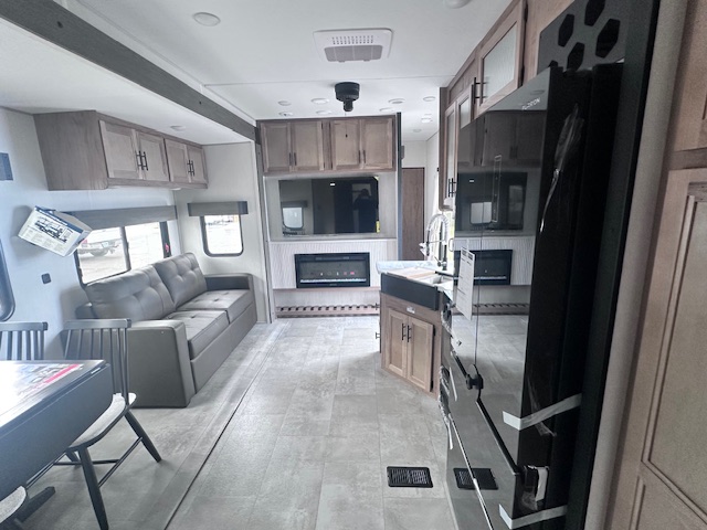 2025 CHEROKEE TIMBERWOLF 39HBA - Image 30