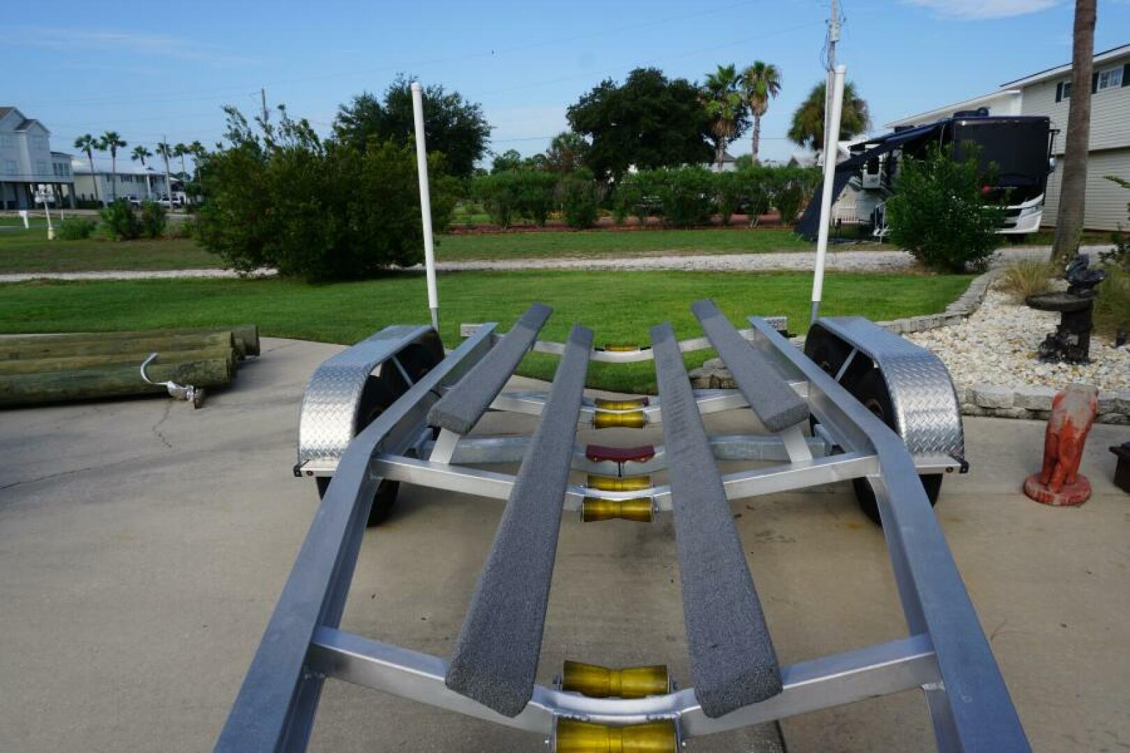 2022 Everglades 253 Center Console - Image 26