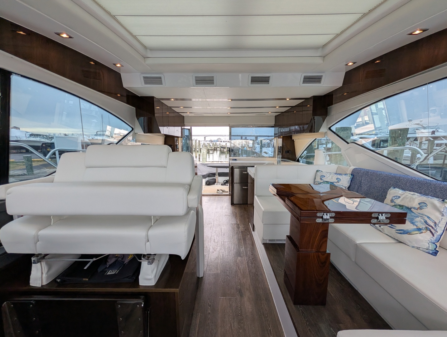 2022 Cruisers Yachts 54 Cantius - Image 16