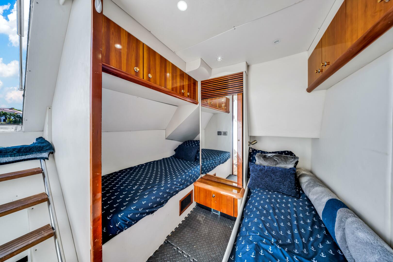 2003 Sunseeker 94 Motor Yacht - Image 24