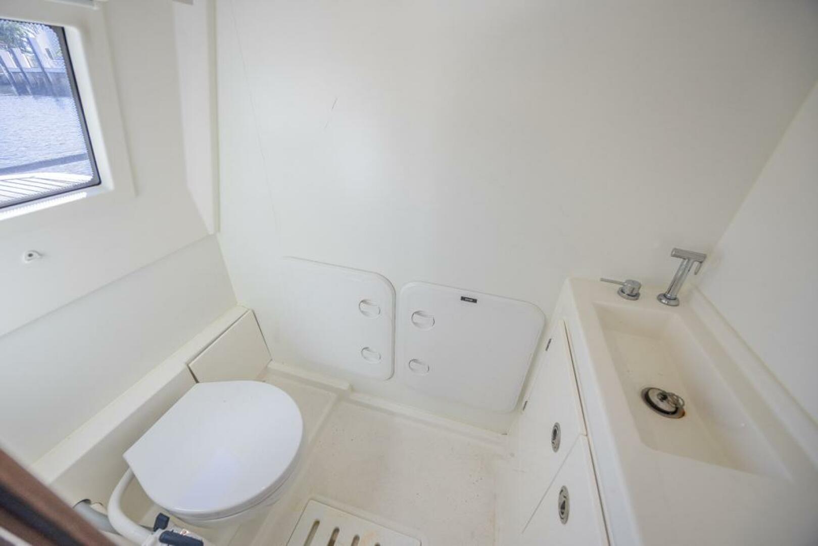2021 Prestige 520 Flybridge - Image 56