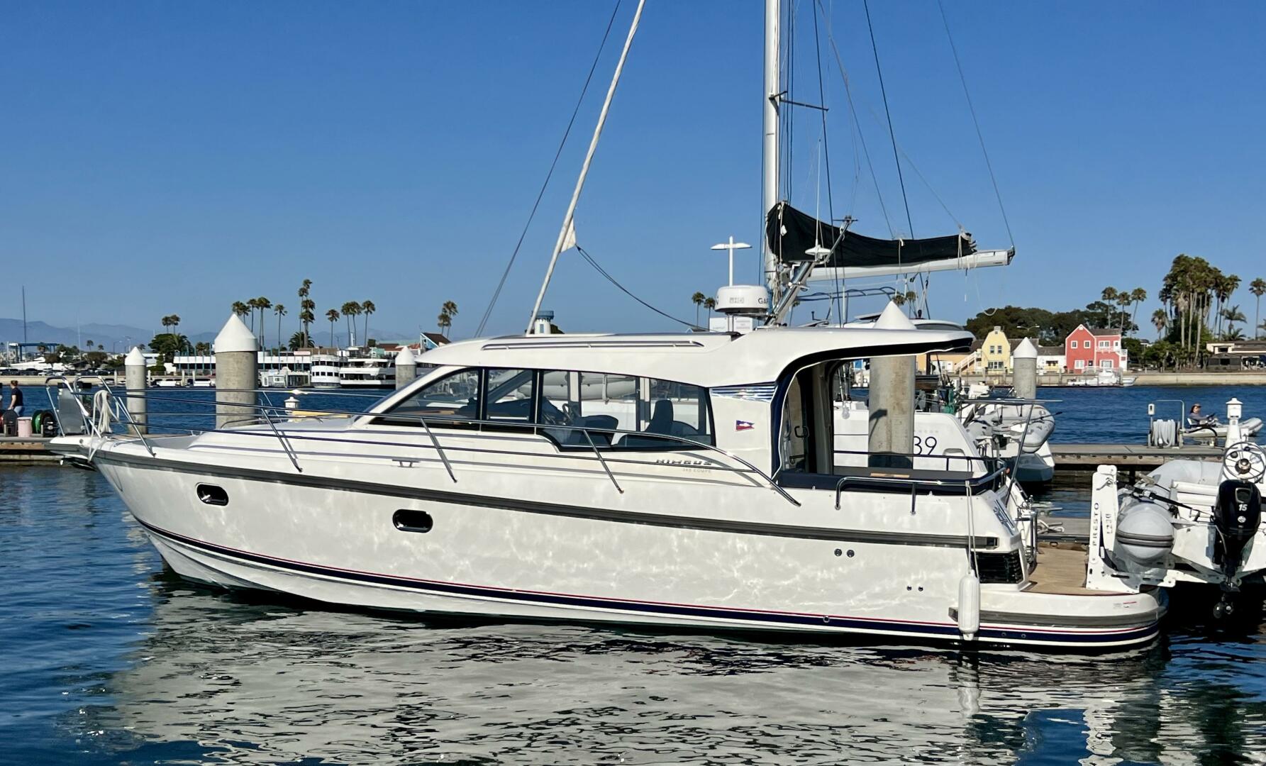 2018 Nimbus 365 Coupe - Image 2