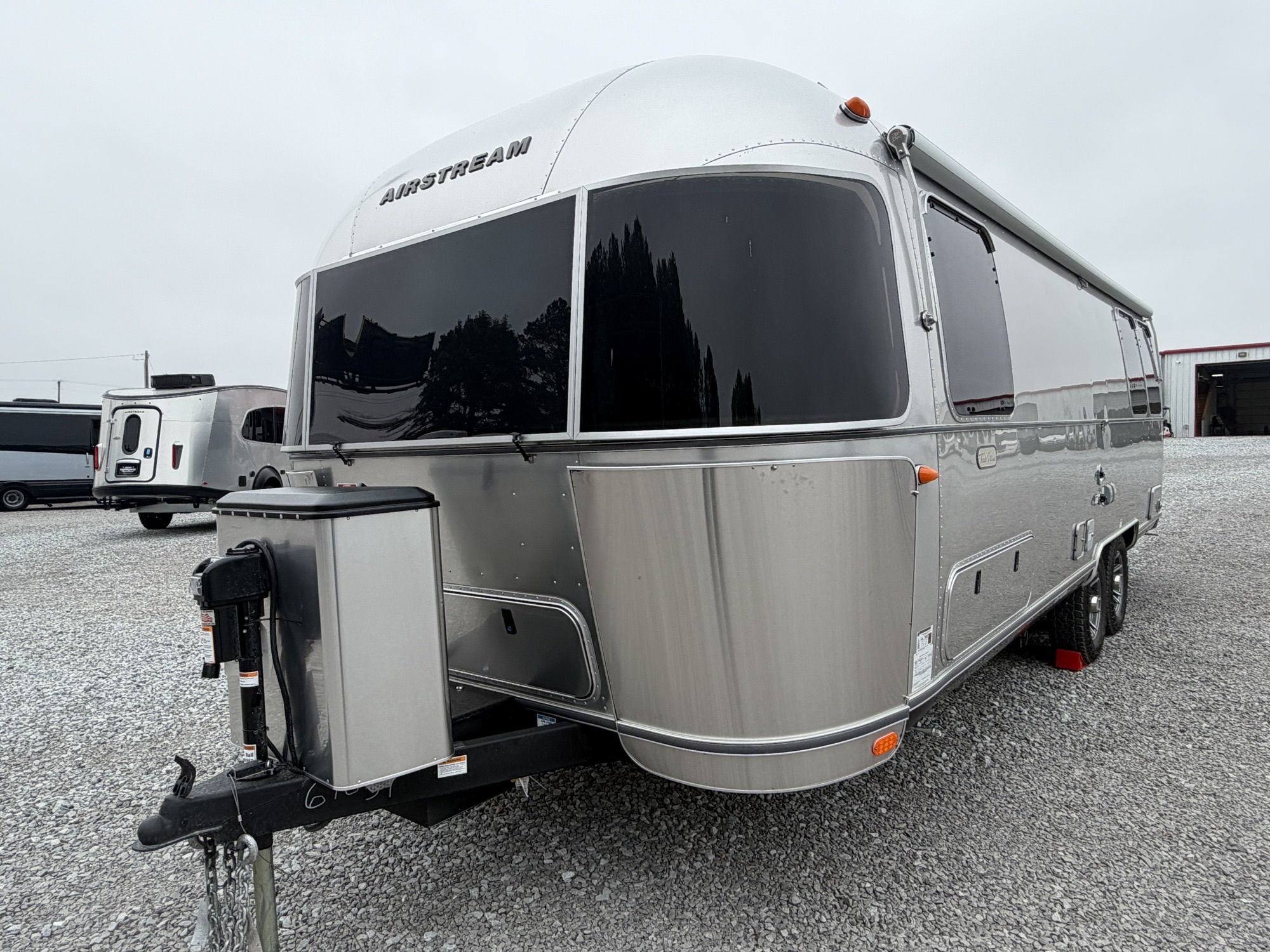 2027 AIRSTREAM TRADE WIND 27FBT - Image 24