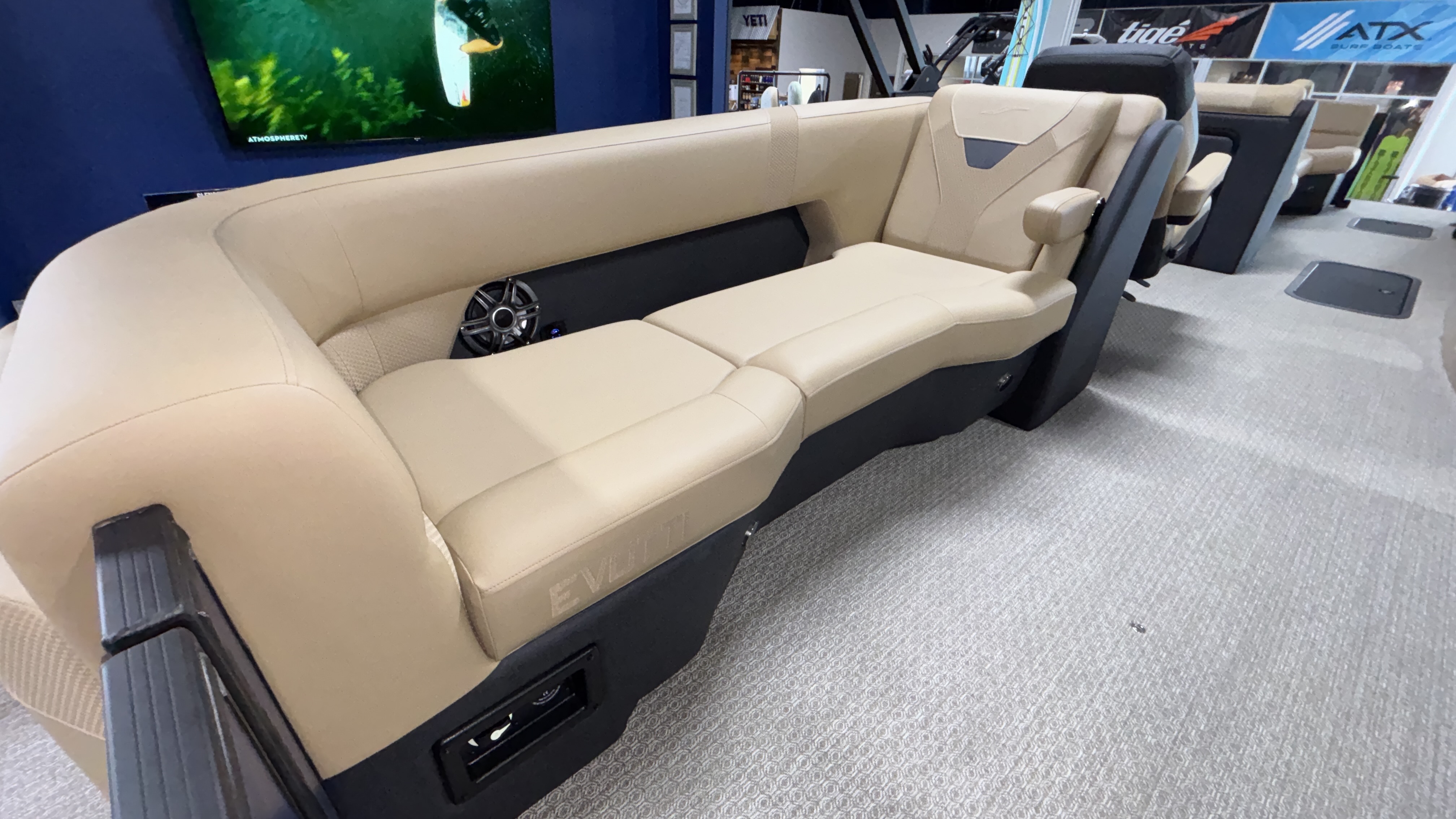 2026 Evotti 525 Quad Lounge - Image 13