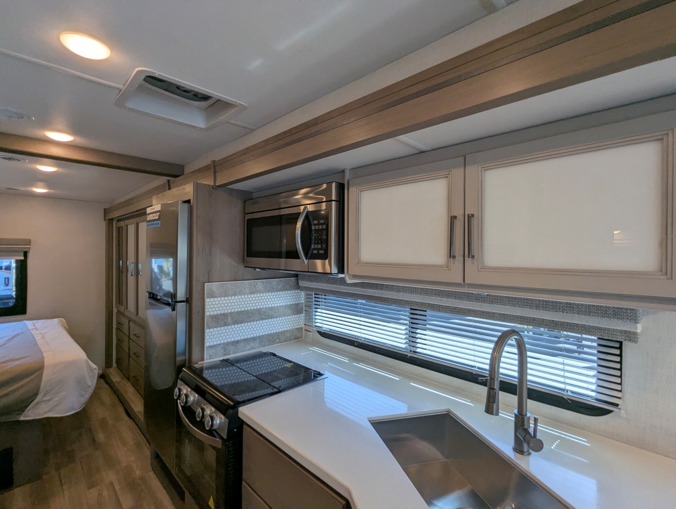 2027 Thor Motor Coach Windsport 29L - Image 28