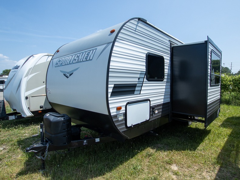 2022 KZ RV Sportsmen SE 231BHKSE - Image 5