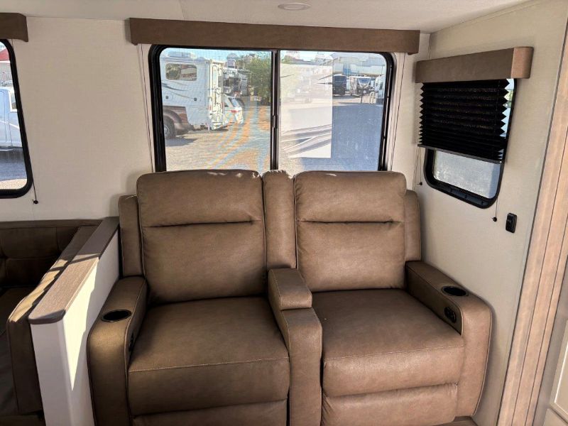 2026 Grand Design Transcend 335BHT - Image 12