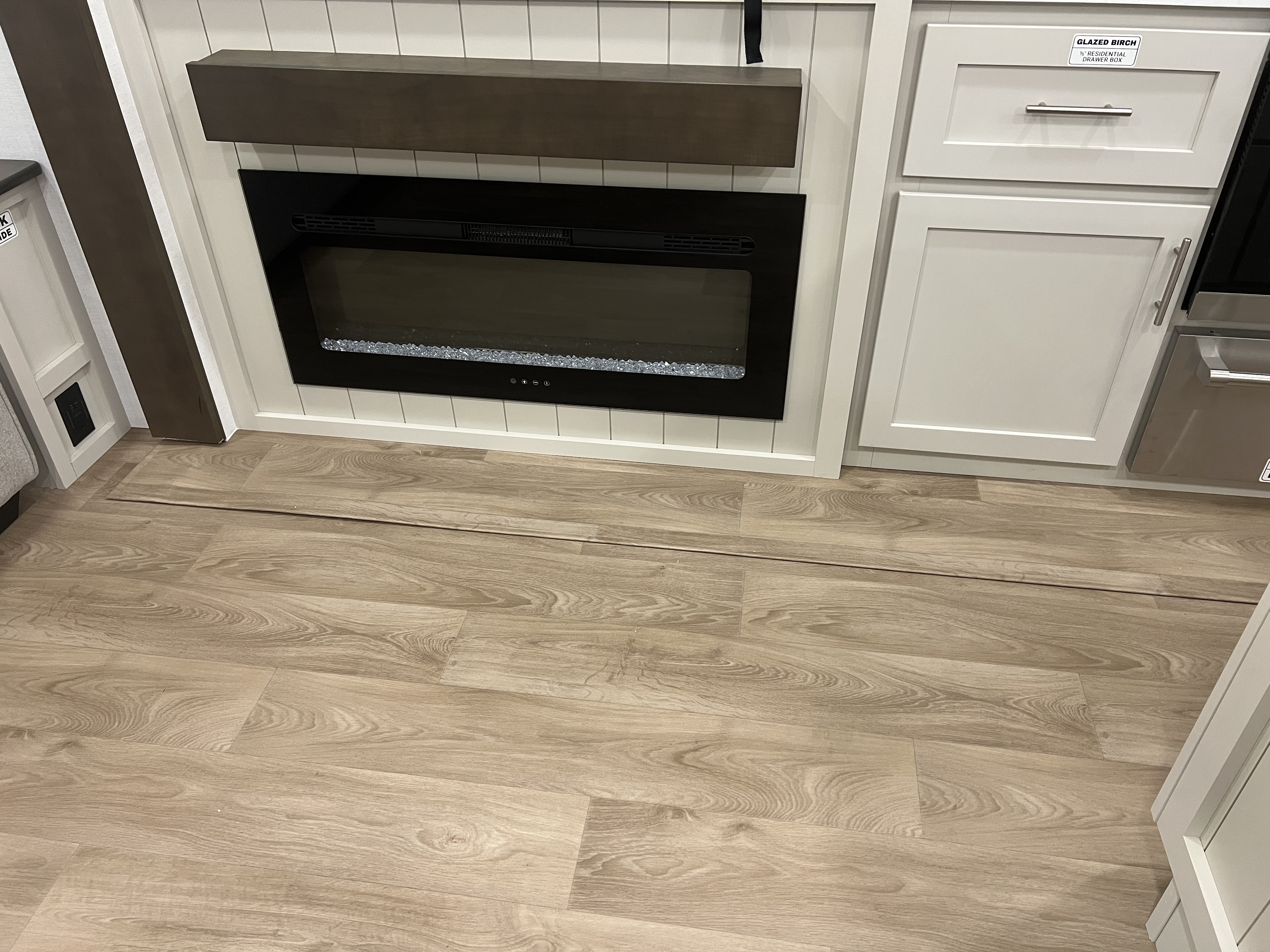 2027 Alliance RV Avenue 32RLS - Image 13