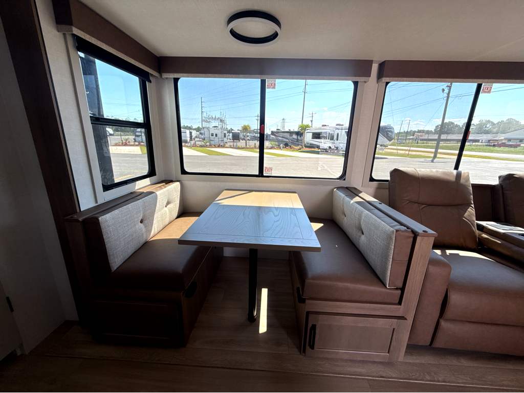 2027 VENTURE RV SPORTTREK 333VIK - Image 16