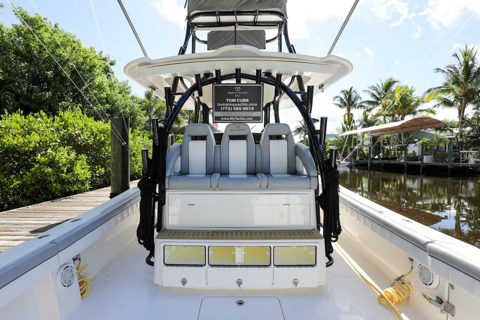 2020 REGULATOR 41 Standard - Image 9