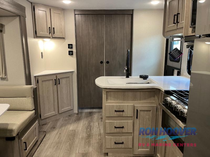 2026 COACHMEN CATALINA 273DBHCKLE - Image 3