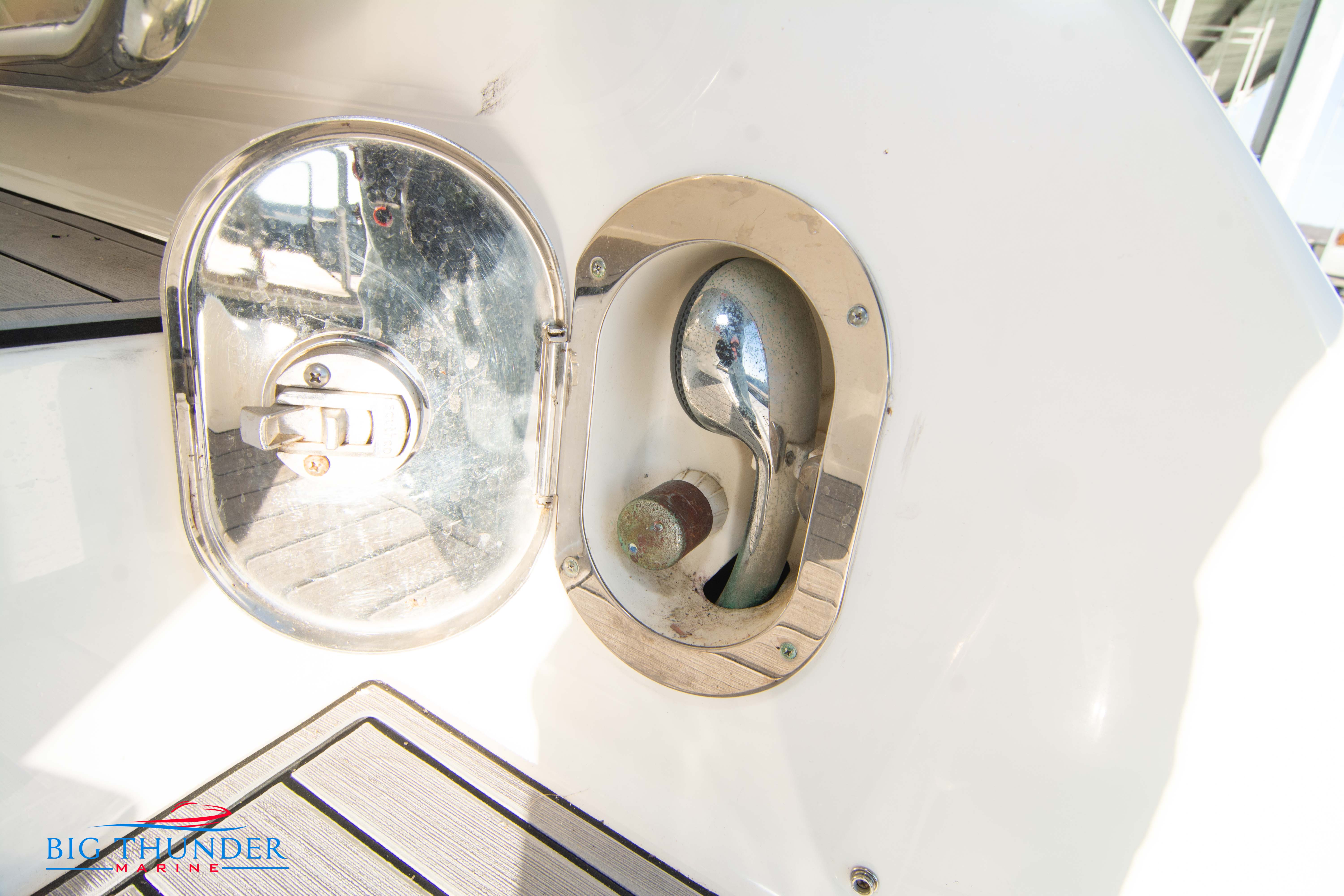 2010 Sea Ray Sundancer 540 - Image 8