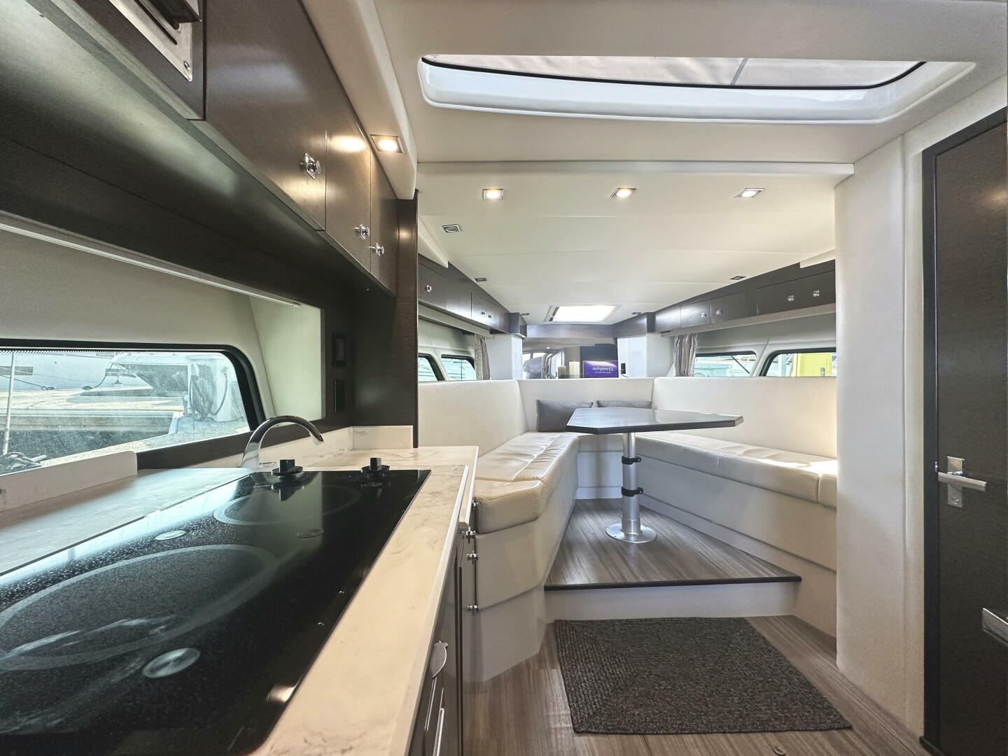 2017 Cruisers Yachts 390 Express Coupe - Image 33