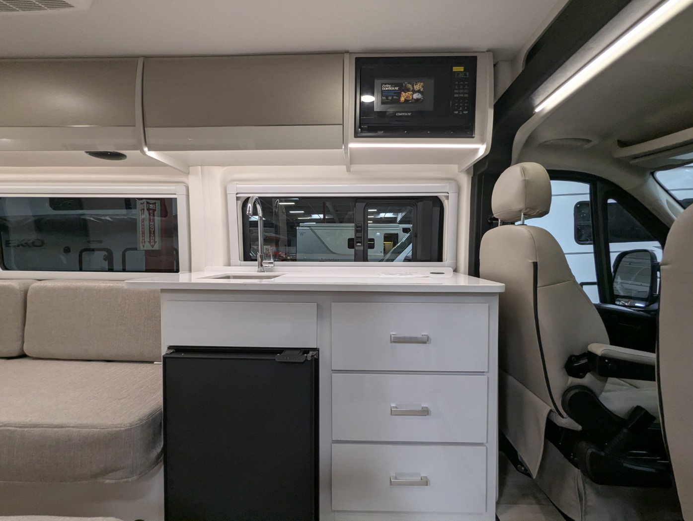 2027 Thor Motor Coach Tellaro 20L - Image 18