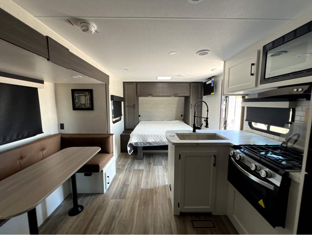 2026 VENTURE RV STRATUS 211VBH - Image 18