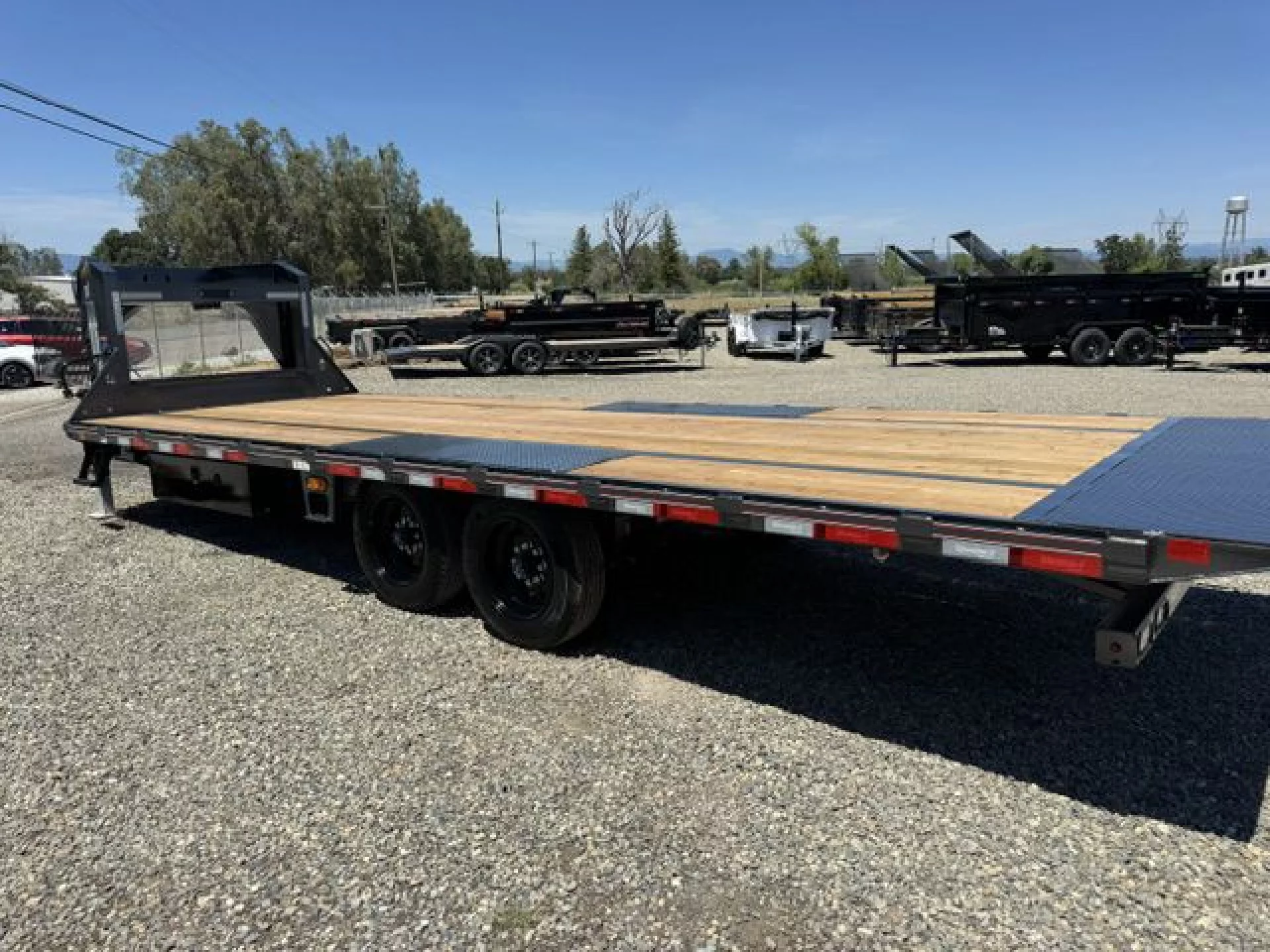 2026 DIAMOND C TRAILERS DIAMOND C DET 208 GN L24X102 18K - Image 8