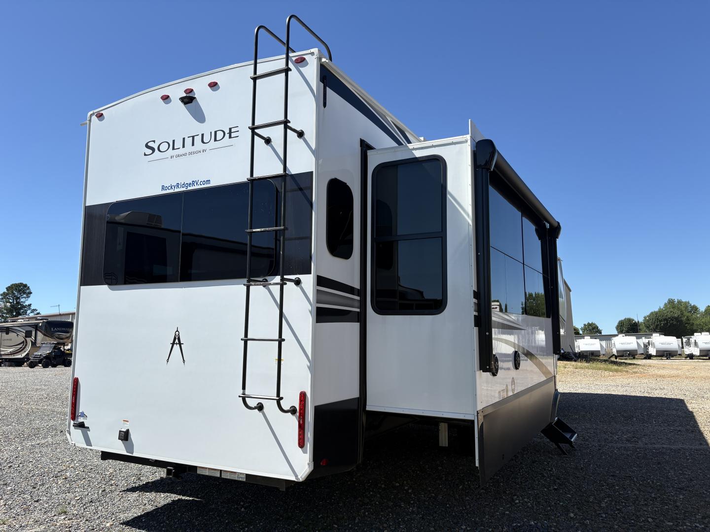 2025 Grand Design Solitude 388MBS - Image 7