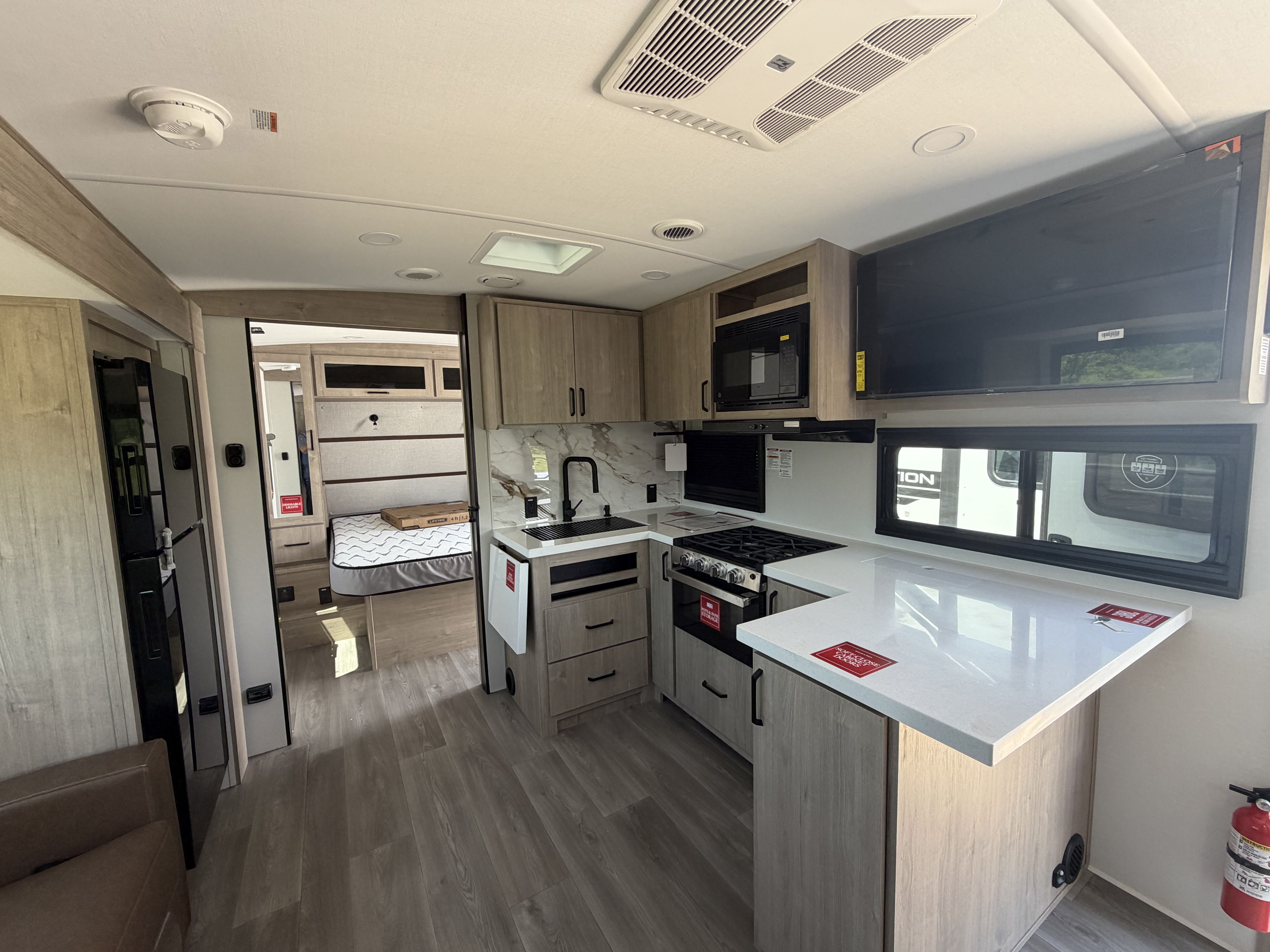 2027 Grand Design Imagine 2300MK - Image 8