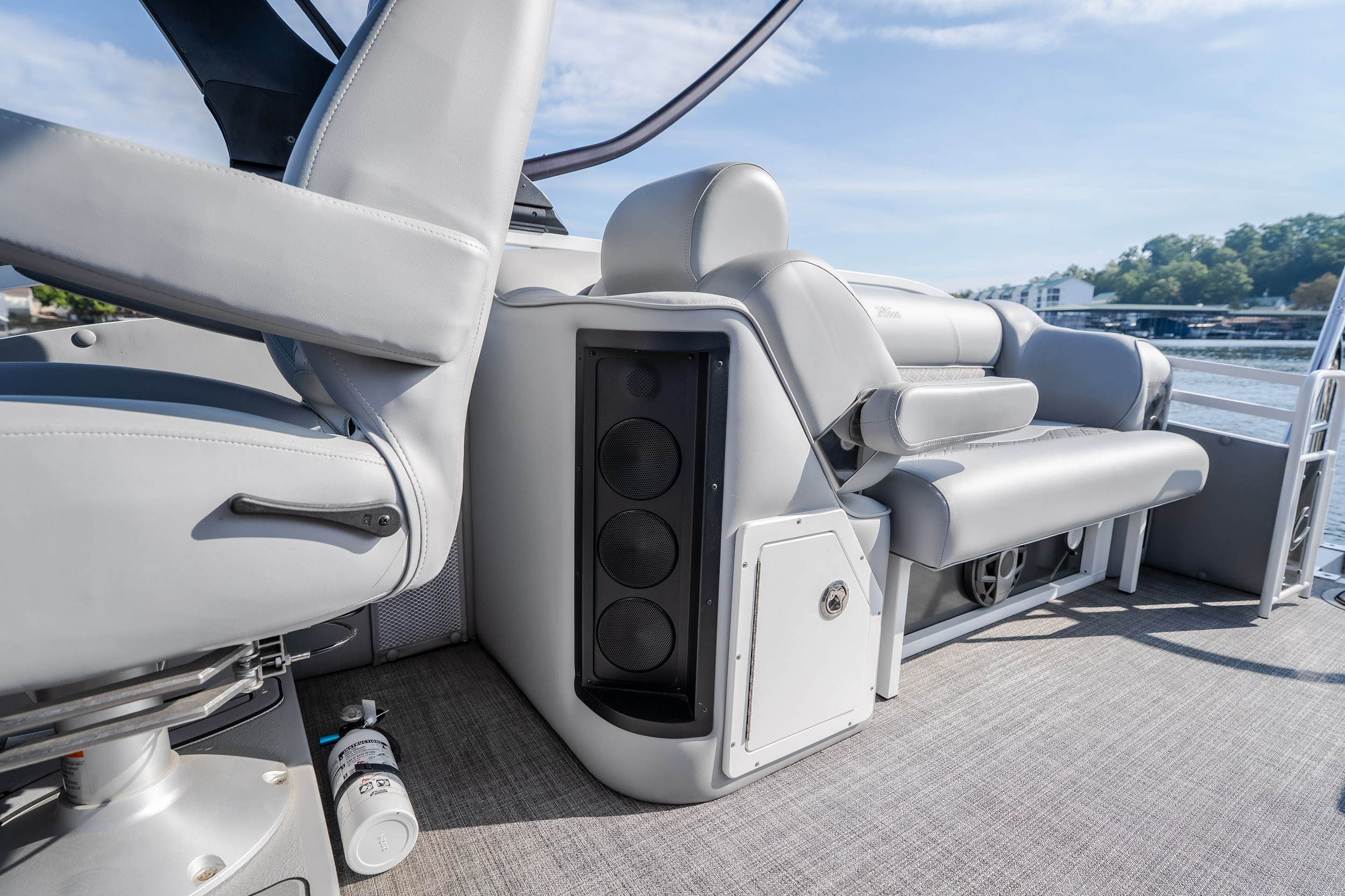 2025 JC Tritoon NepToon 25TT Sport DSL, Bow Chaise Arms - Image 19