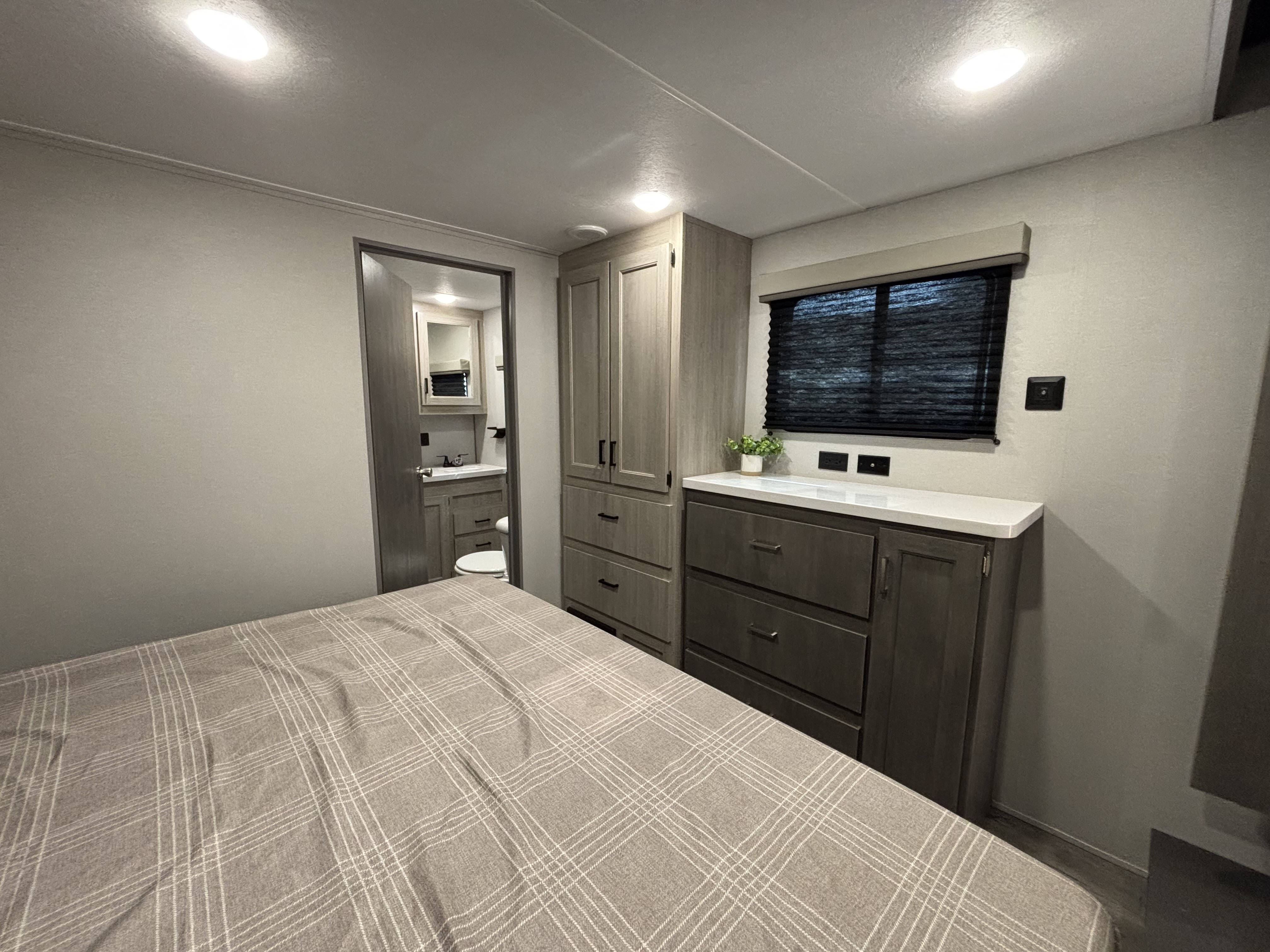 2026 Coachmen Catalina Destination Series 44CONDO - Image 21