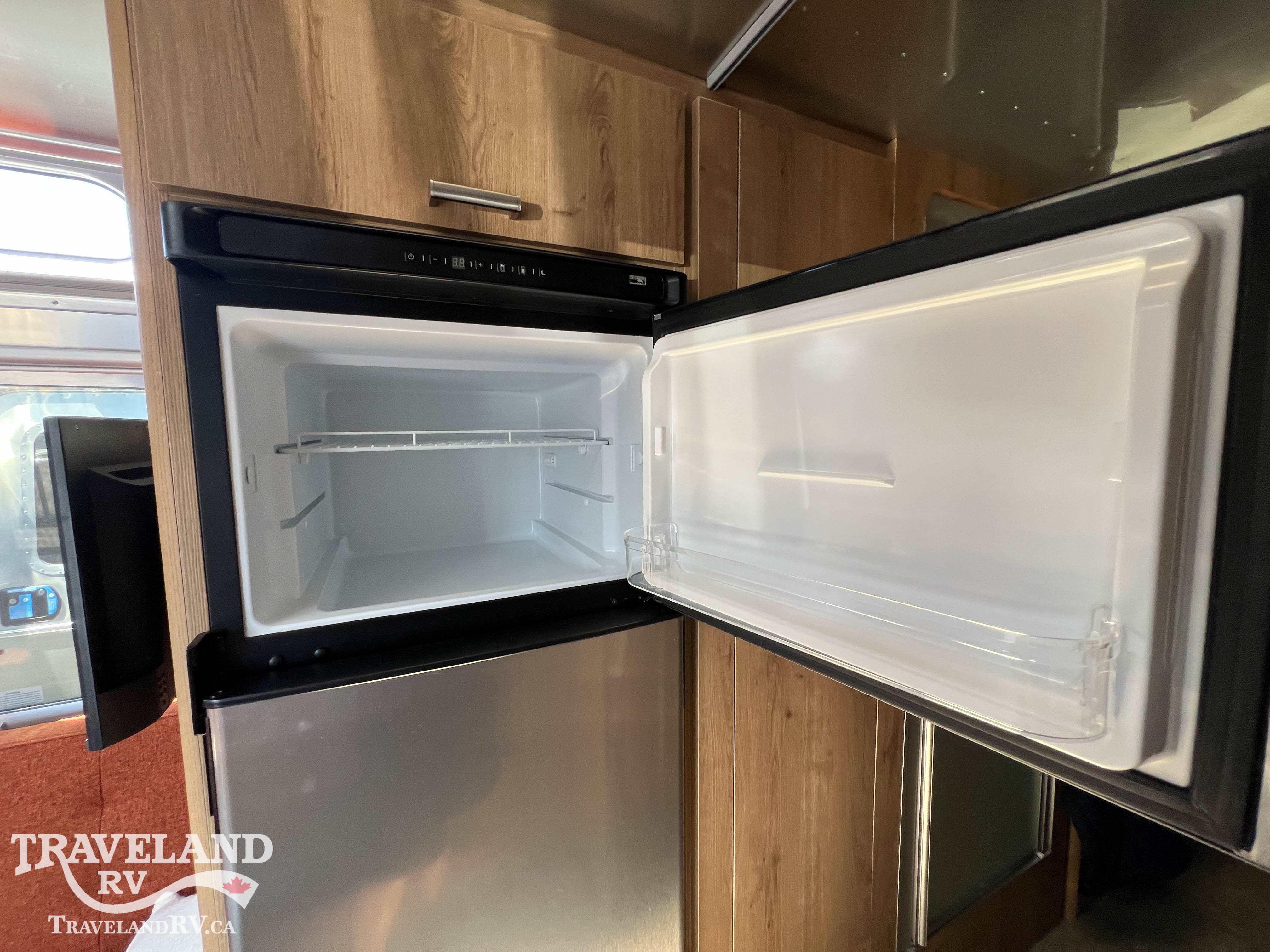 2025 Airstream Tradewind 25FBT - Image 20