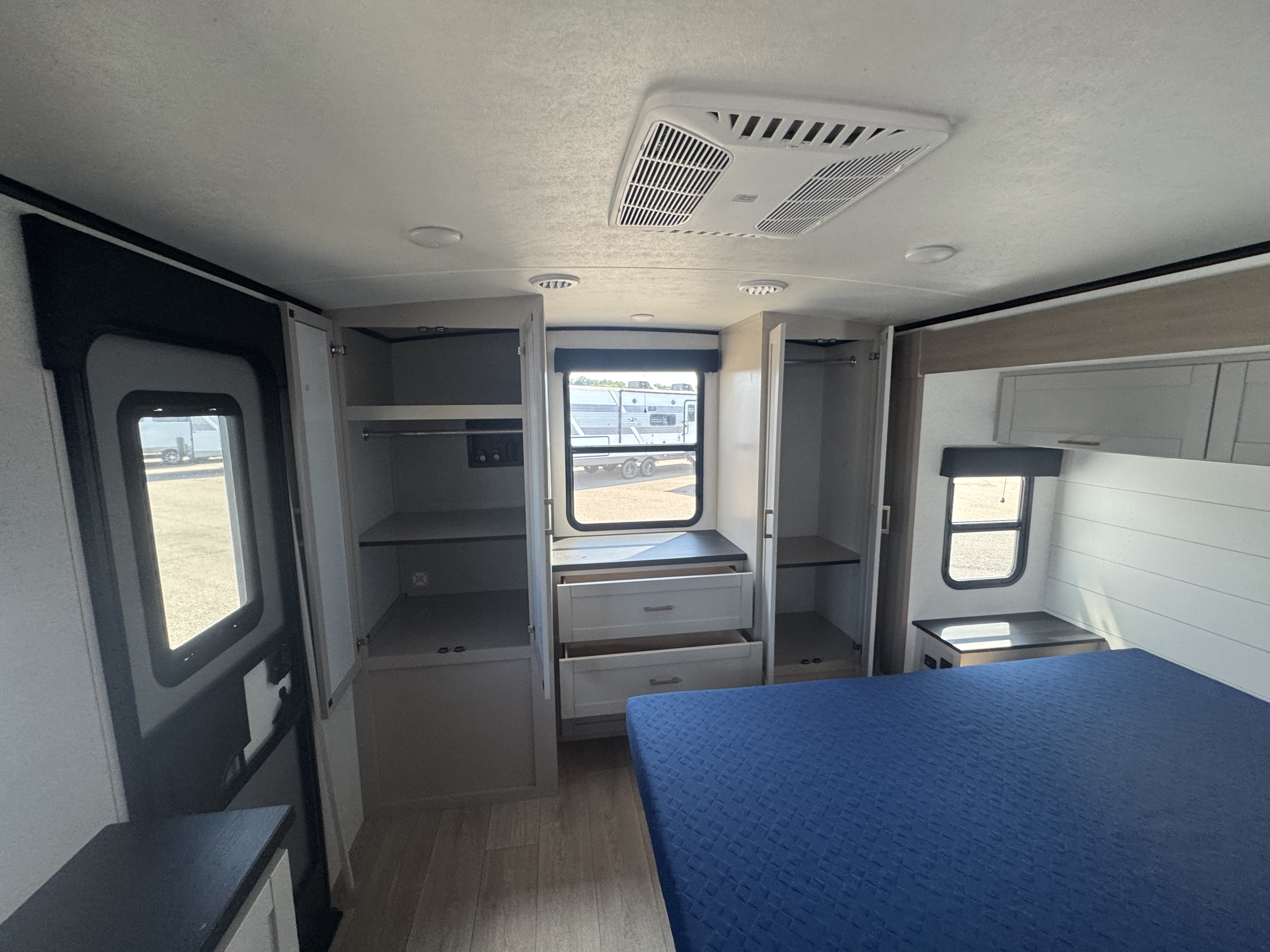 2027 JAYCO JAY FEATHER 26FK - Image 20