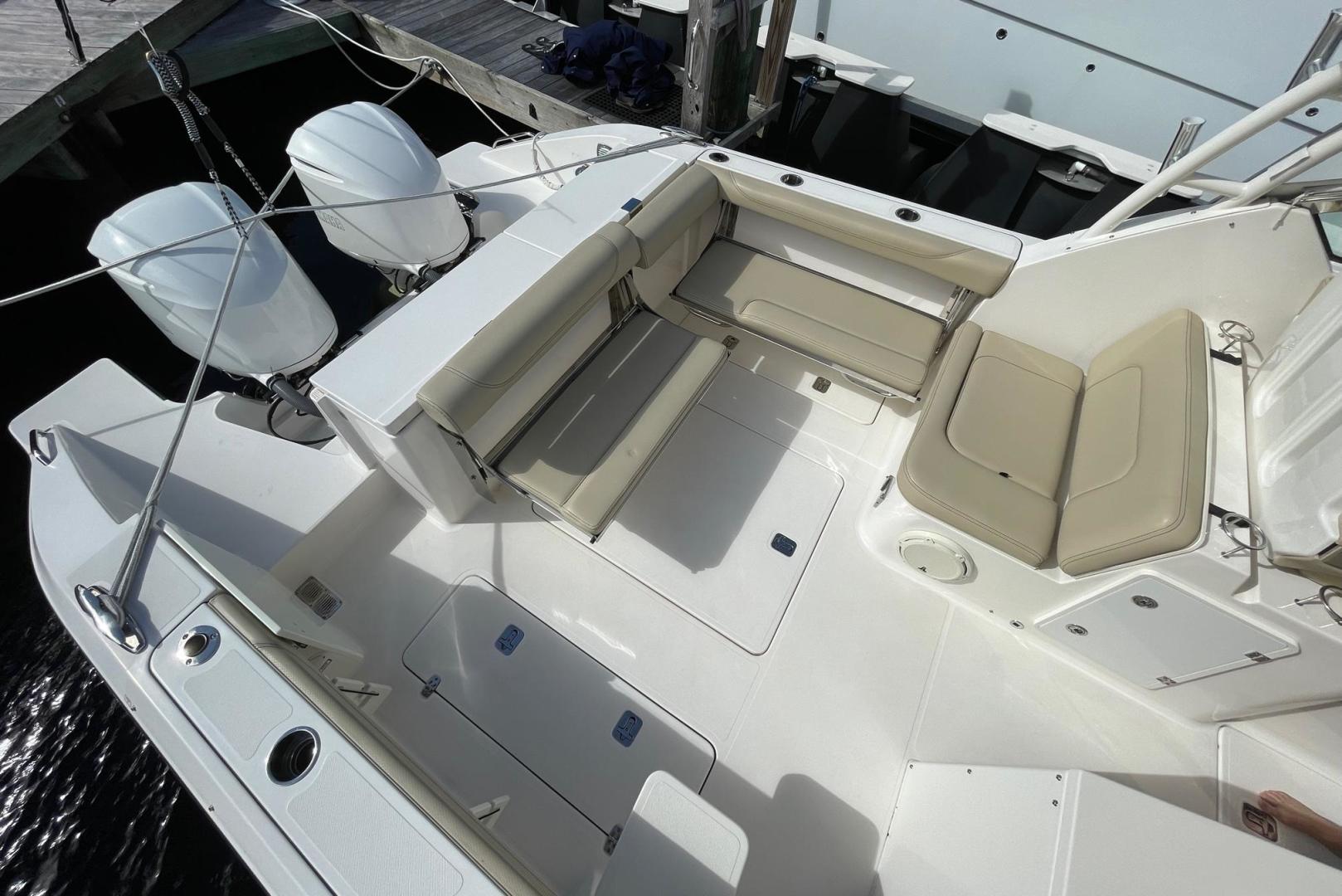 2018 Pursuit 325 DC - Image 15