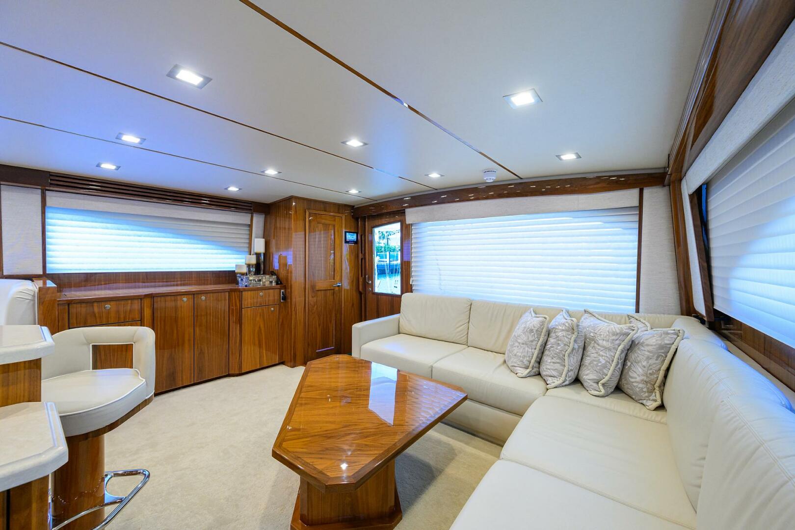 2021 Viking 72 Convertible - Image 4