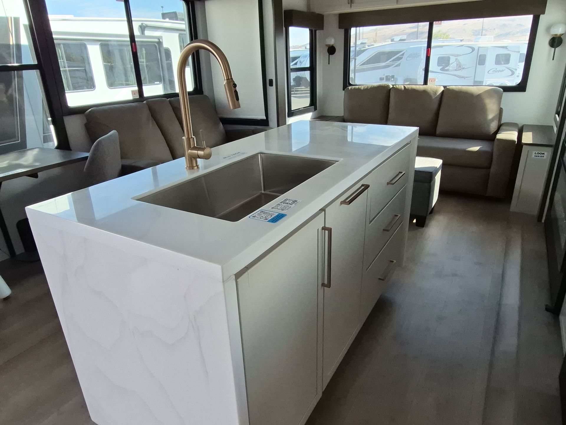 2027 Alliance RV Paradigm 340RL - Image 22