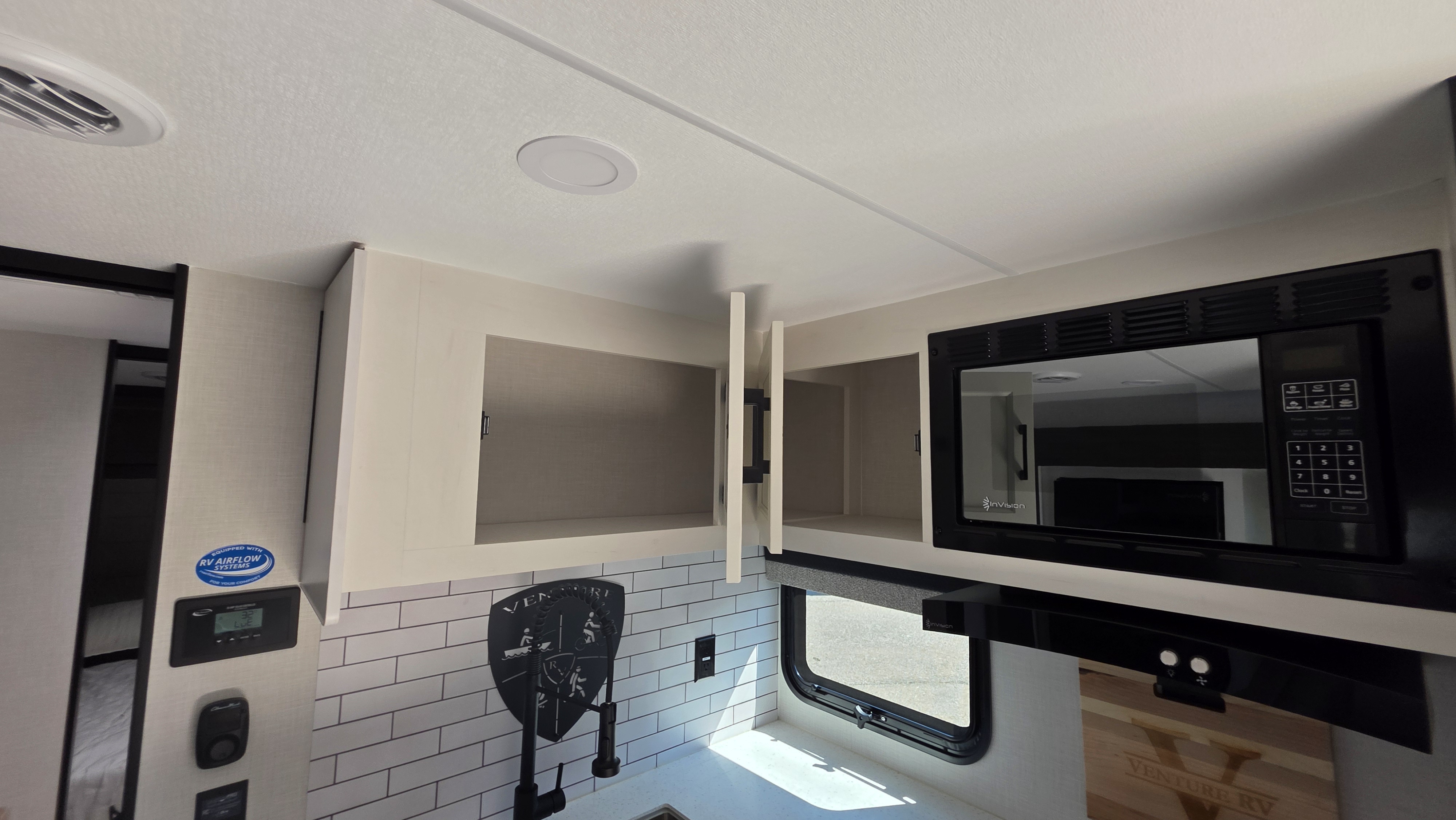 2027 VENTURE RV SPORTTREK STINGER 232VRL - Image 22