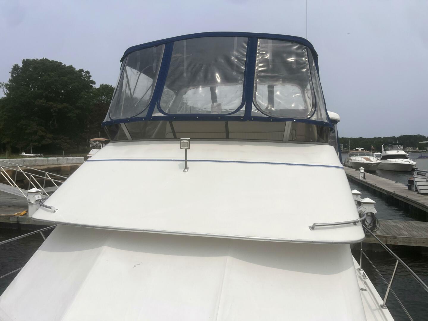 1994 Carver Aft Cabin Motor Yacht - Image 8