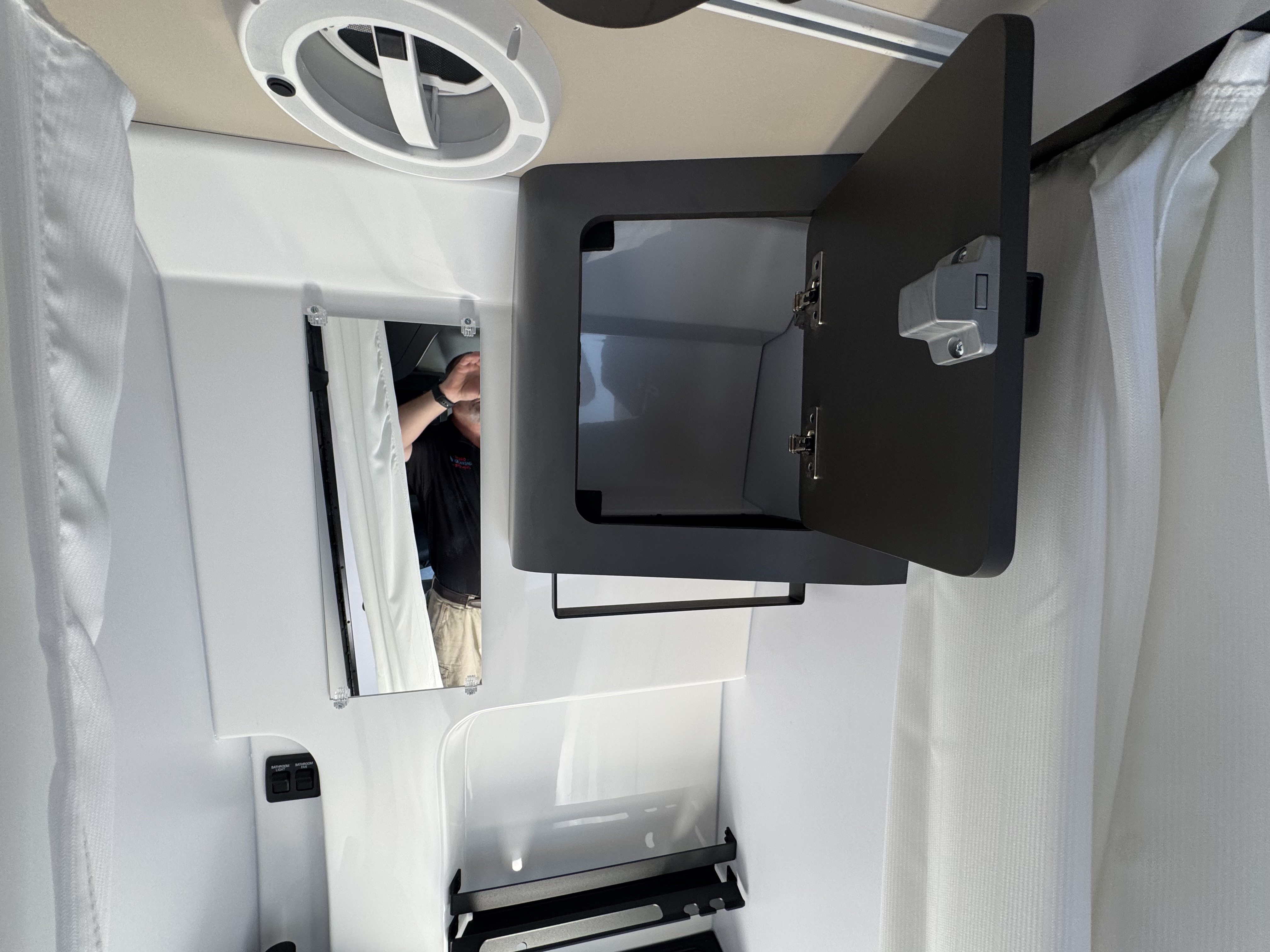 2027 GRAND DESIGN LINEAGE SERIESVP LVP2 - Image 23